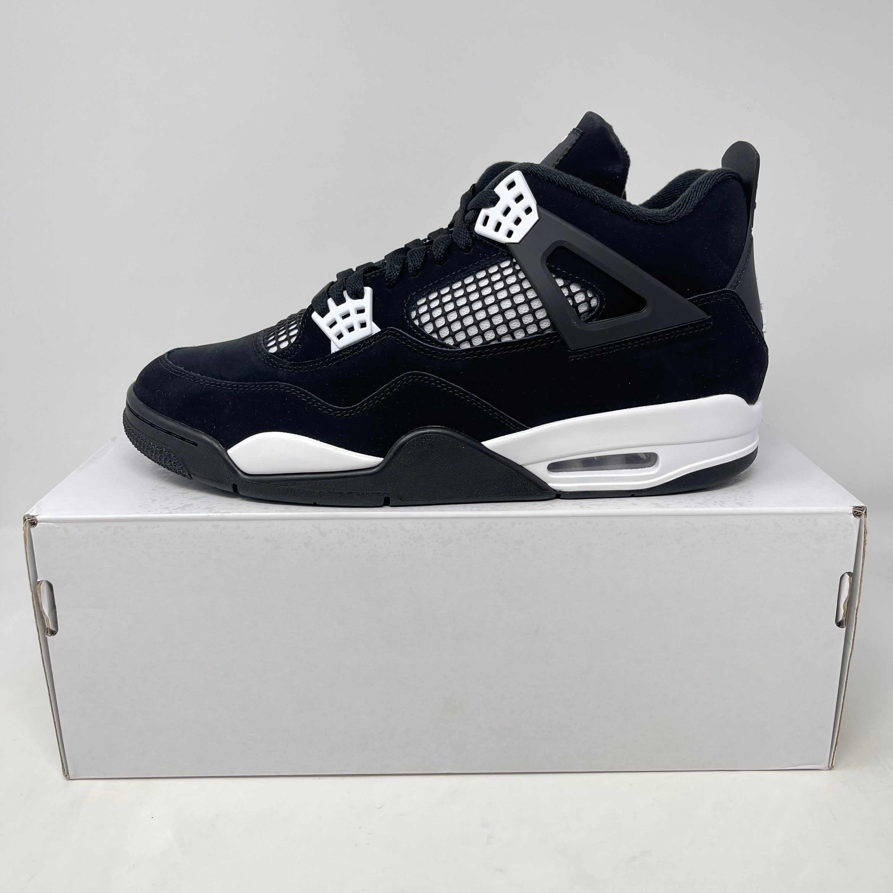 Jordan 4 Retro White Thunder sneaker brand new with all accessories on box