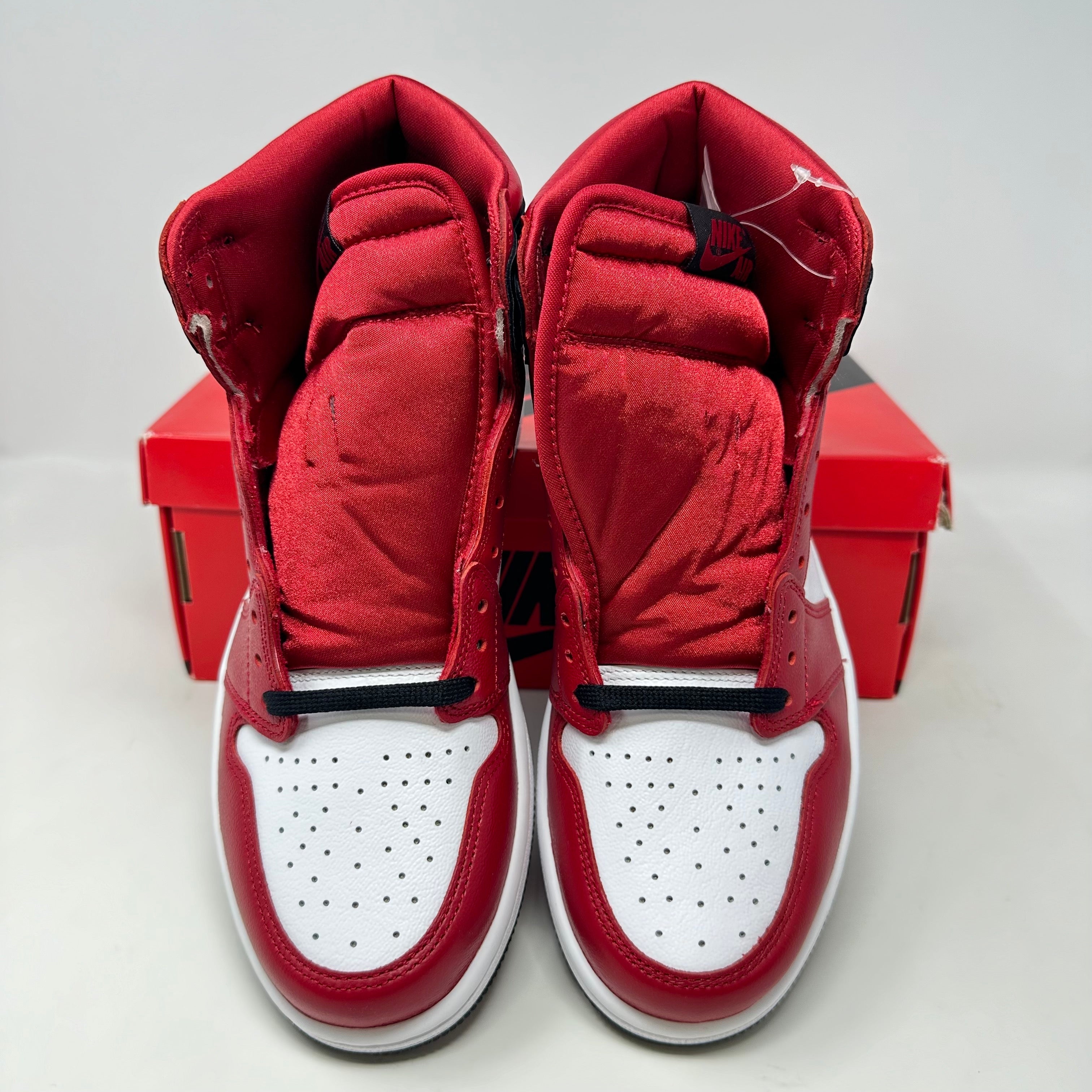 Jordan 1 Retro High Satin Snake Chicago