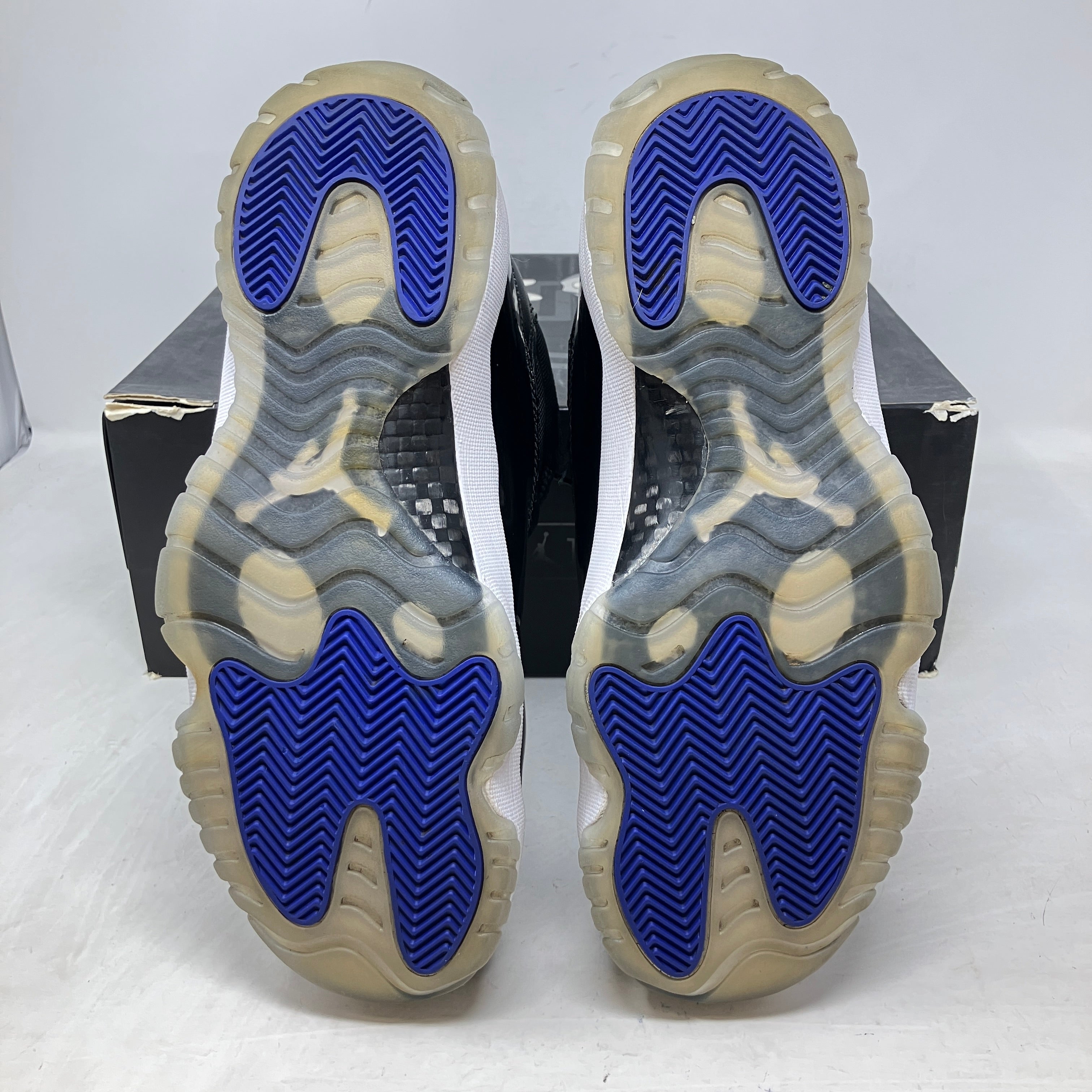 Jordan 11 Retro Space Jam (2016)