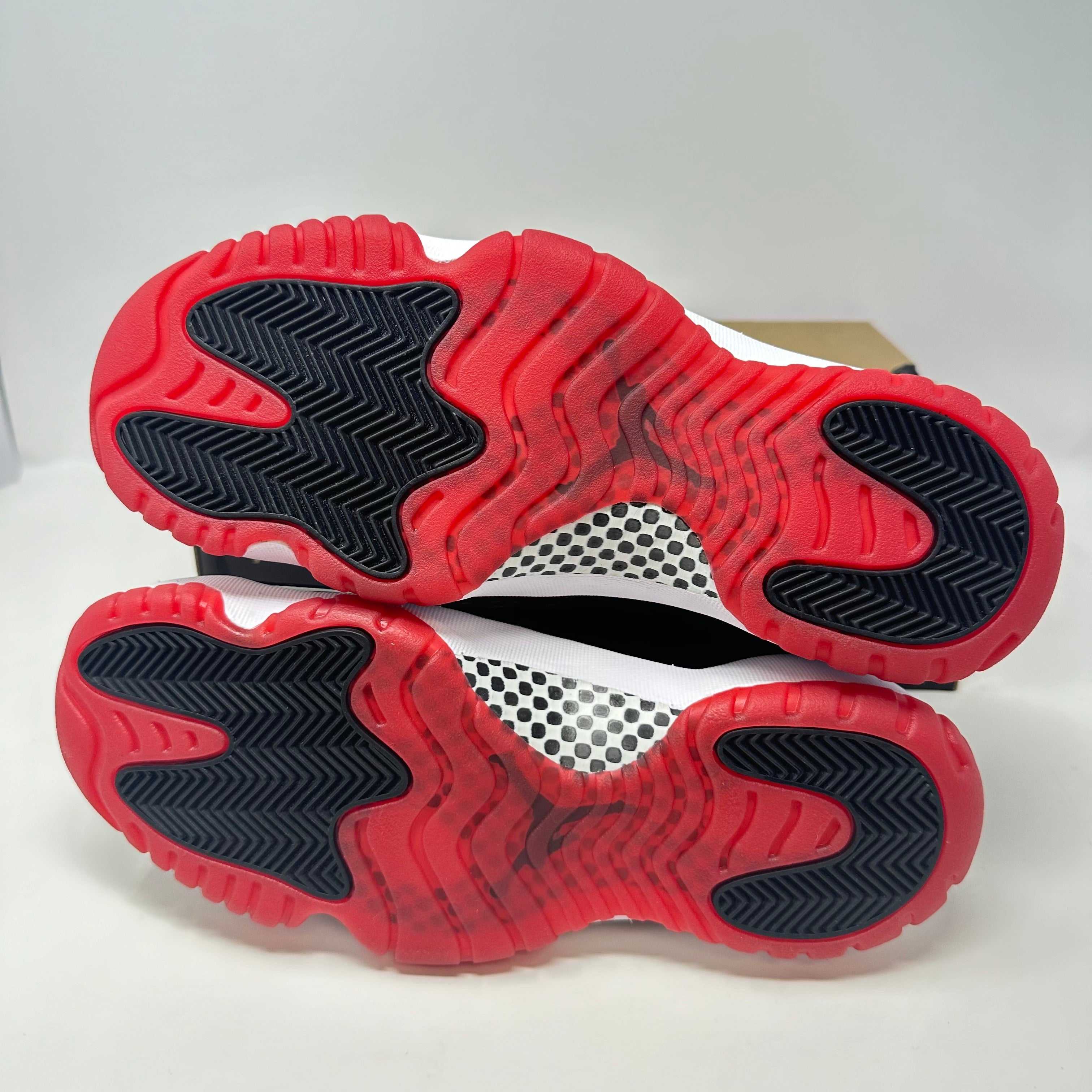 Jordan 11 Retro Playoffs Bred (2019)