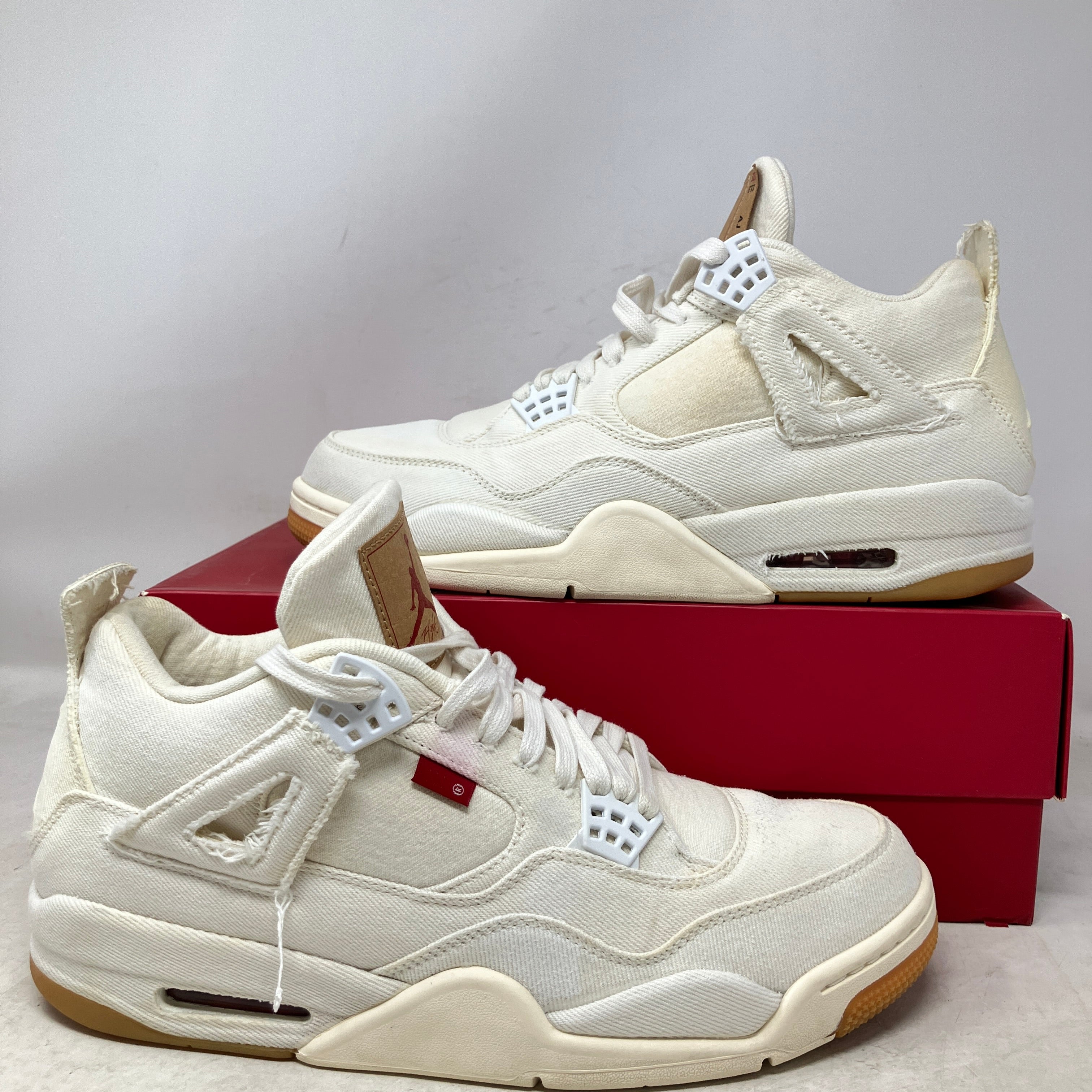 Jordan 4 Retro Levi's White (Blank Tag)