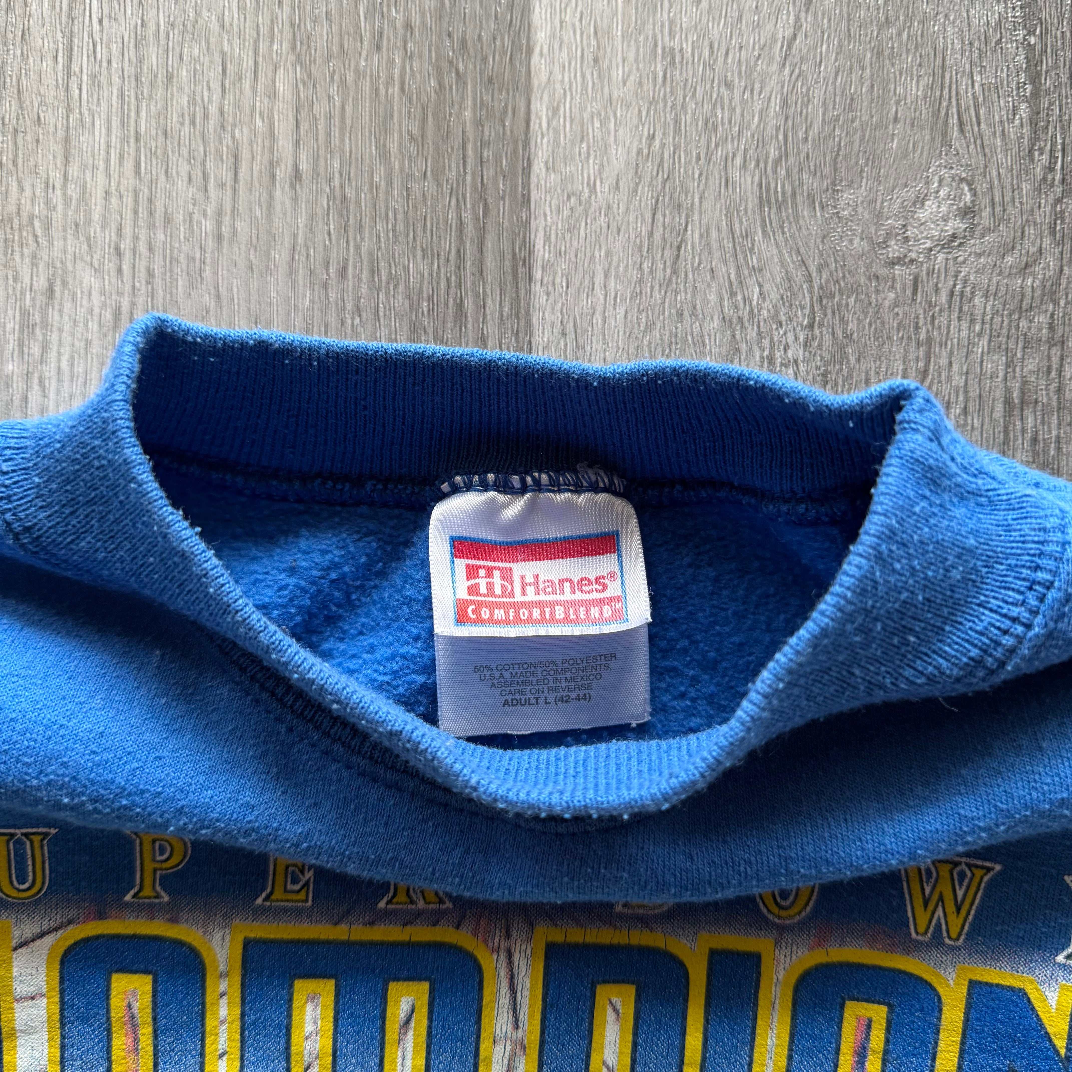 Vintage 2000 Super Bowl Champions Rams Crewneck, pre-owned condition.