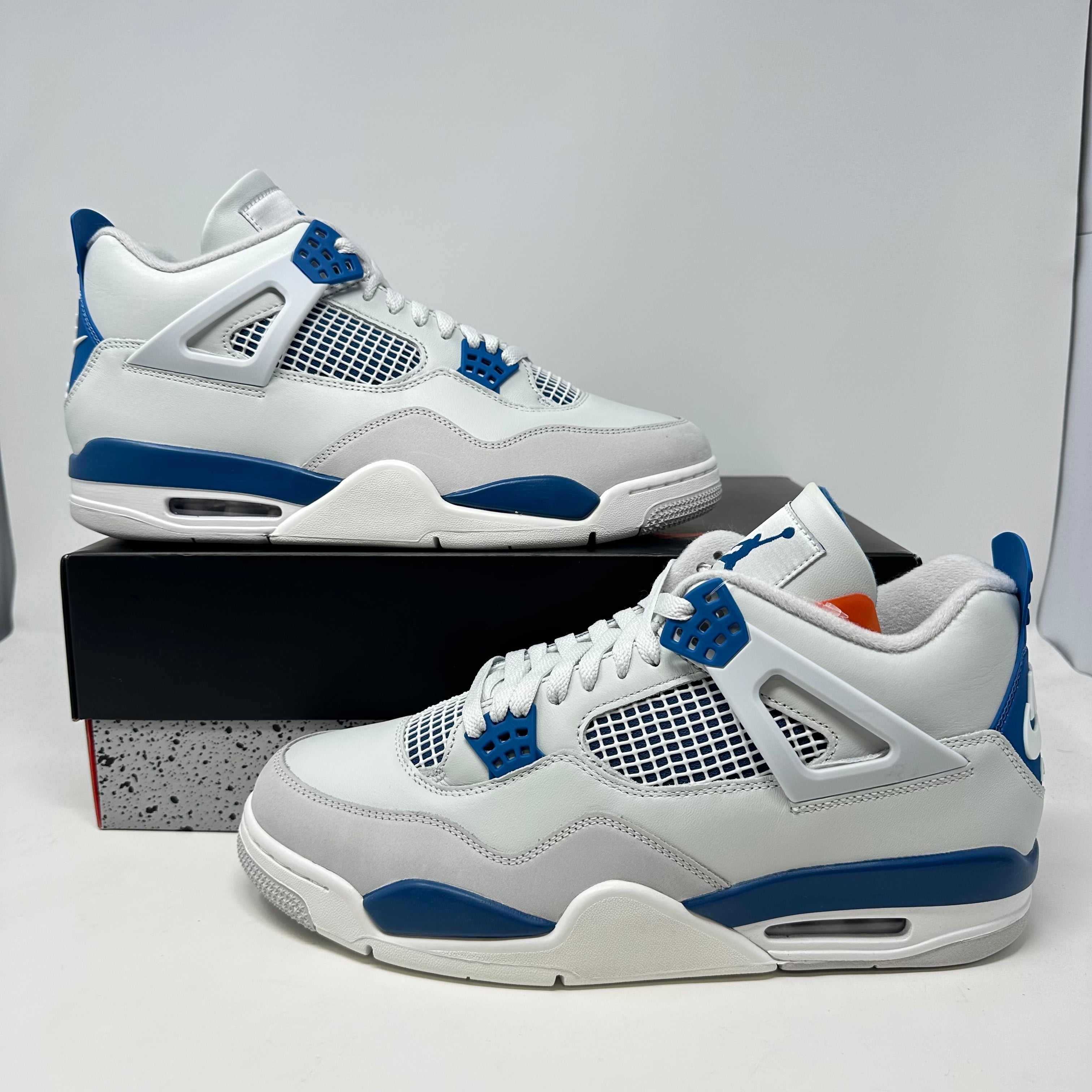 Jordan 4 Retro Military Blue (2024)