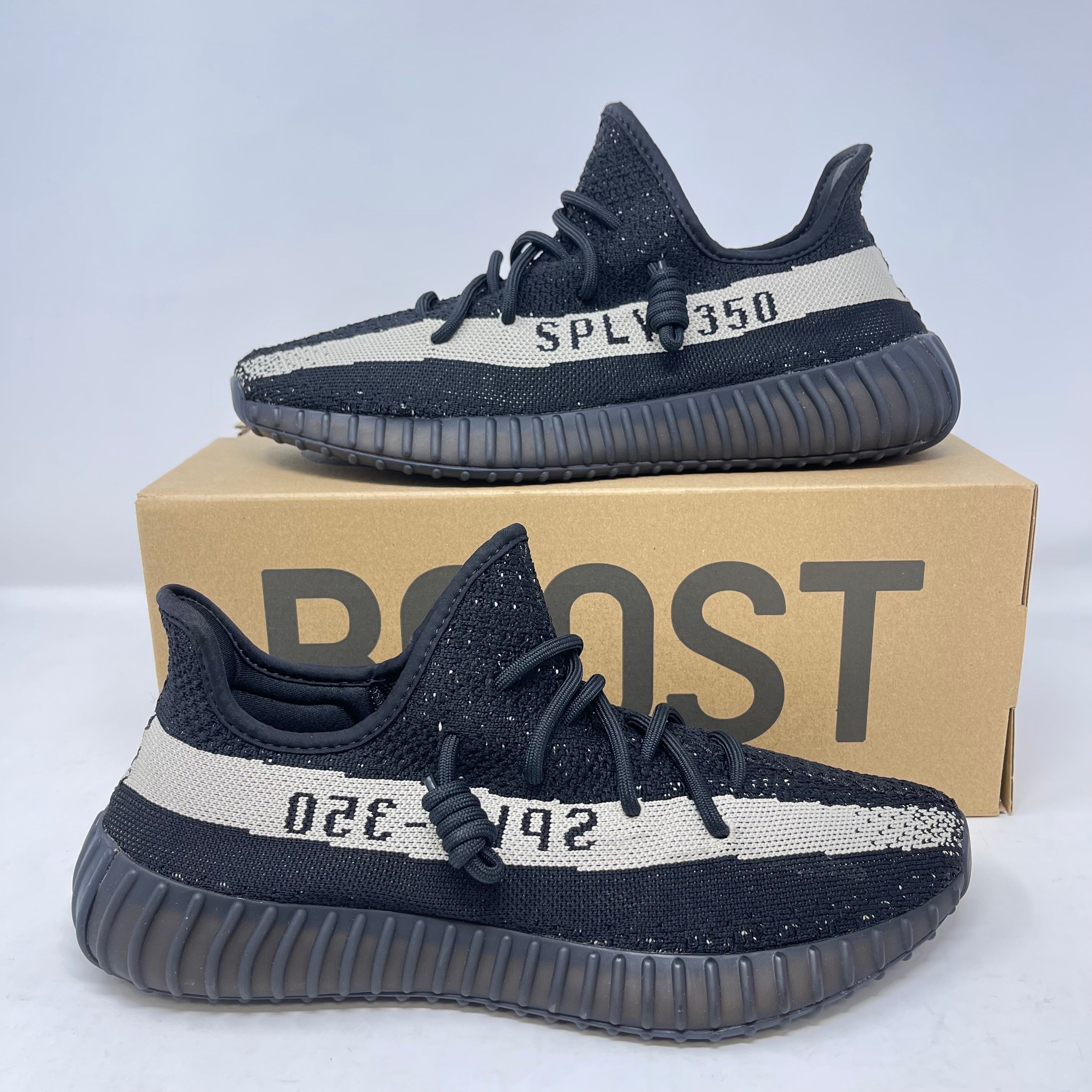 adidas Yeezy Boost 350 V2 Core Black White (2016/2022)