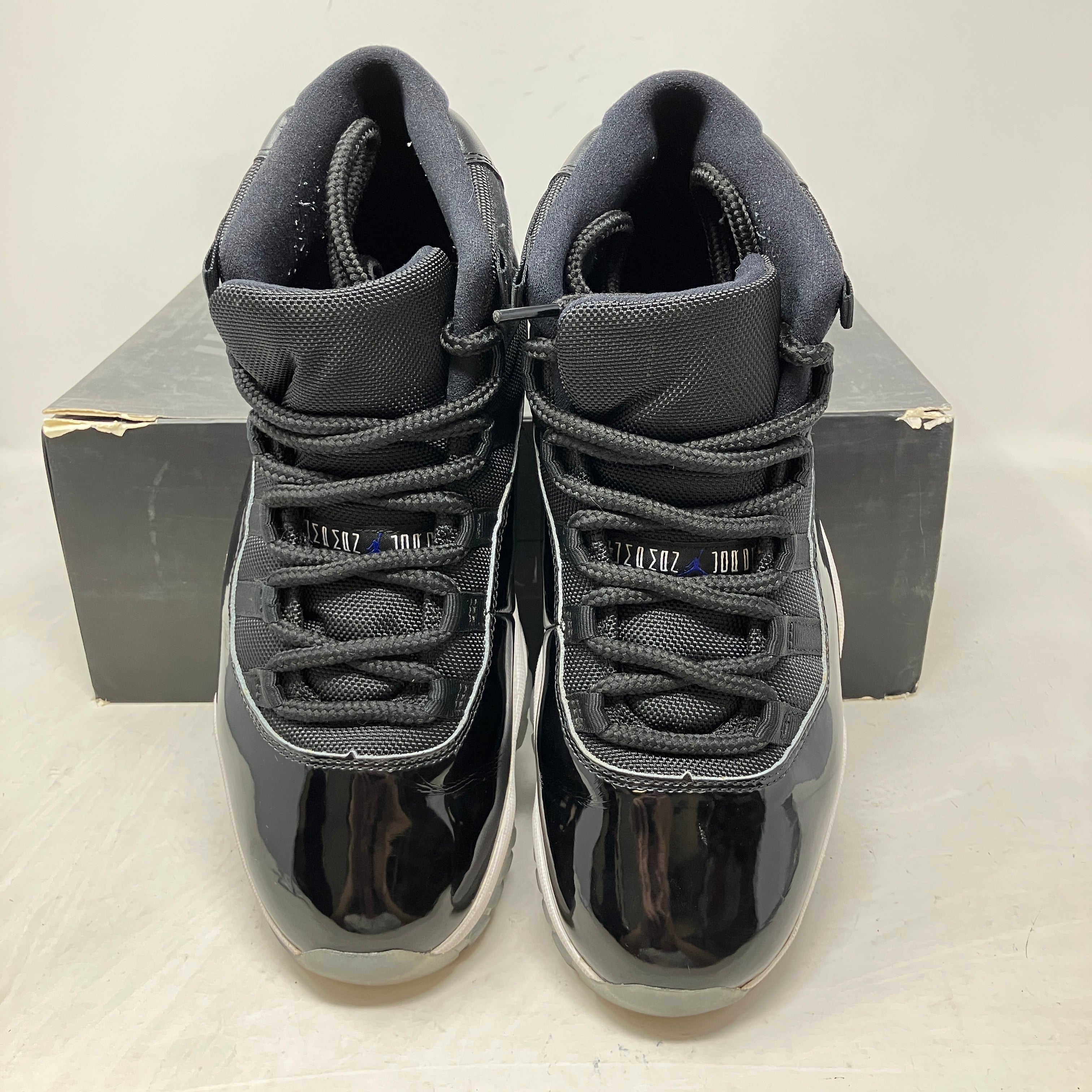 Jordan 11 Retro Space Jam (2016)