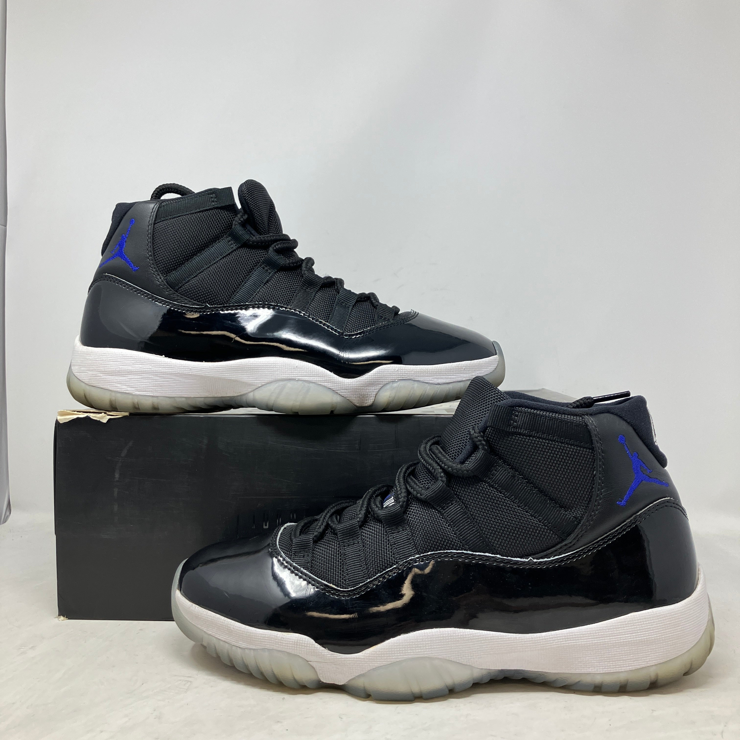 Jordan 11 Retro Space Jam (2016)