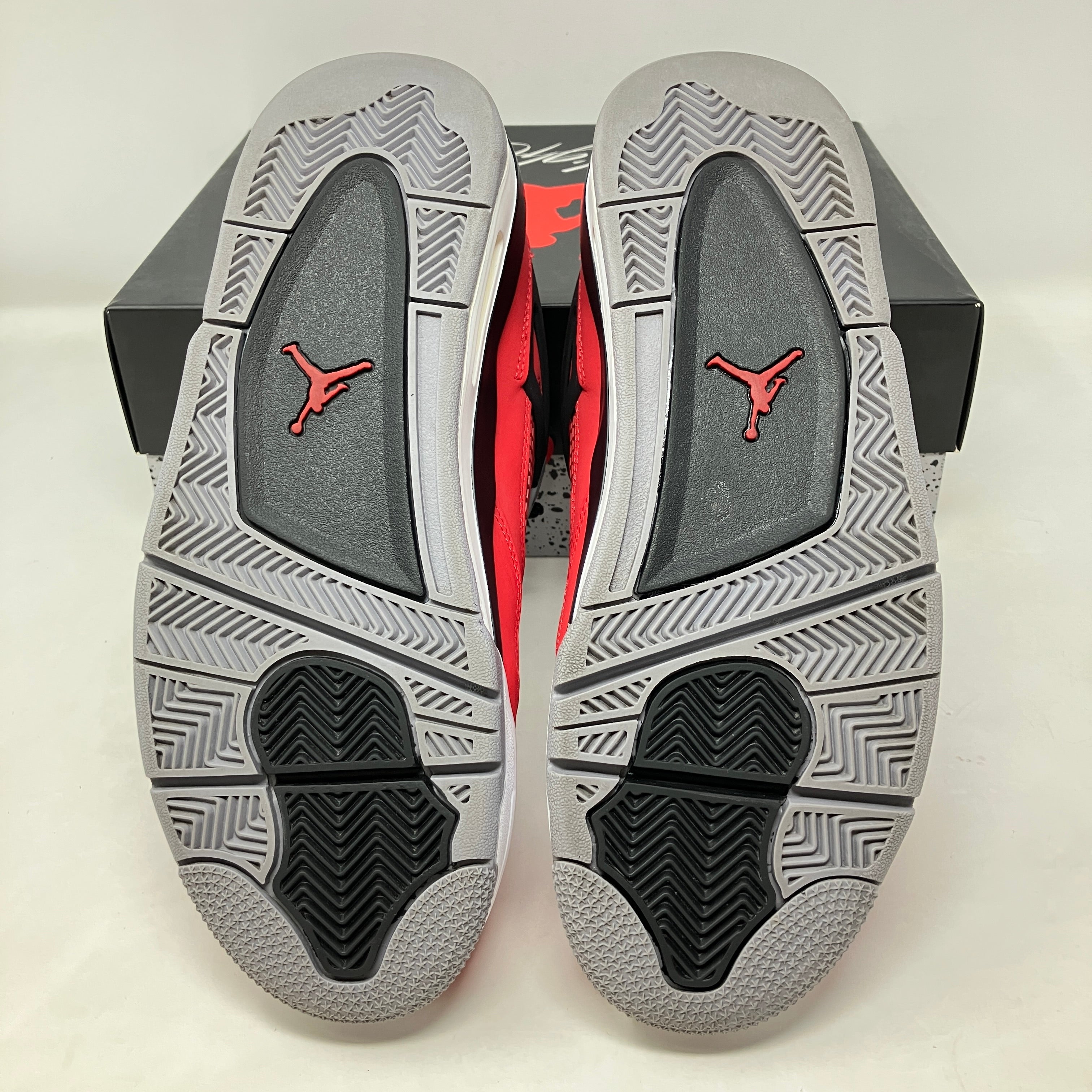 Jordan 4 Retro Toro Bravo