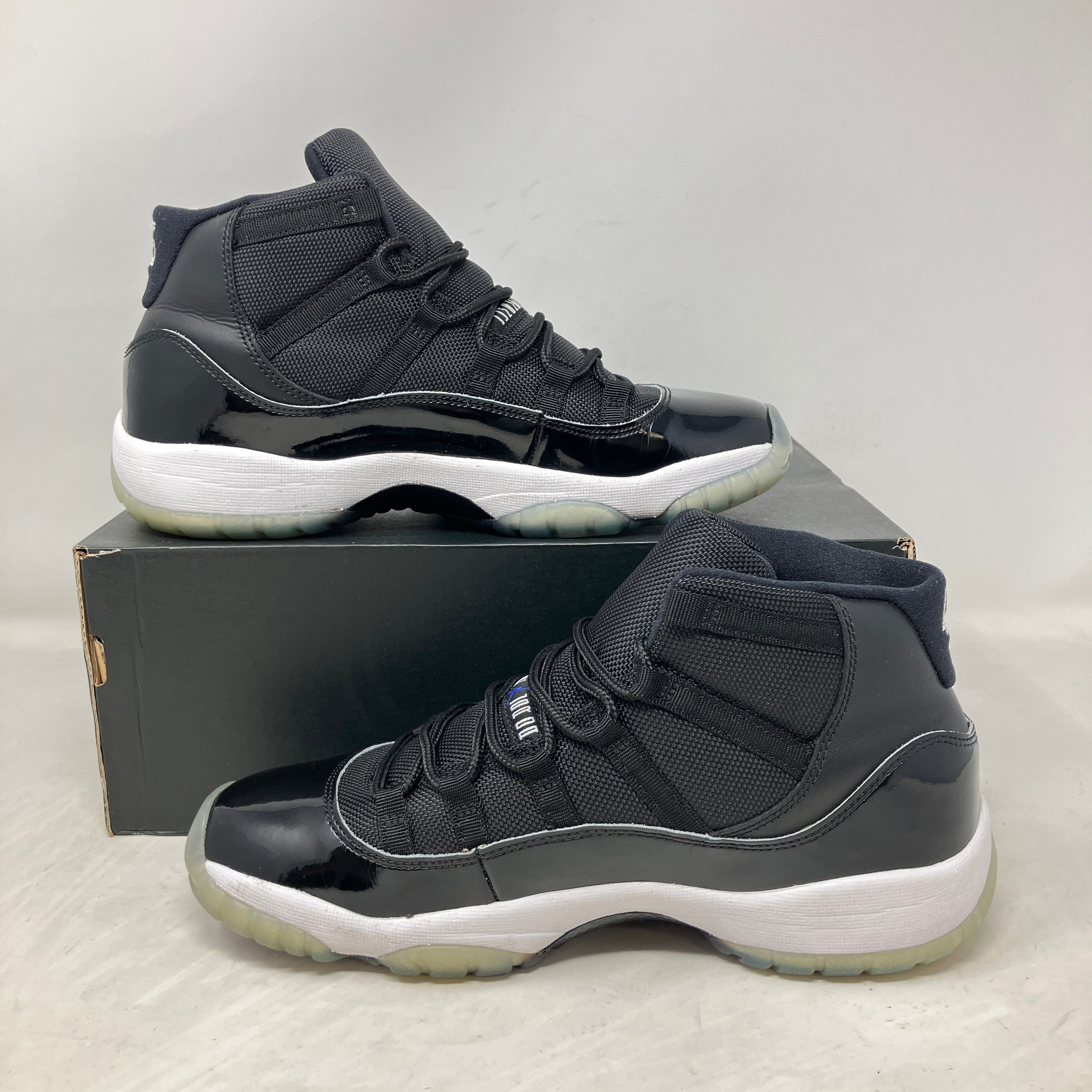 Jordan 11 Retro Space Jam (2016) (GS)