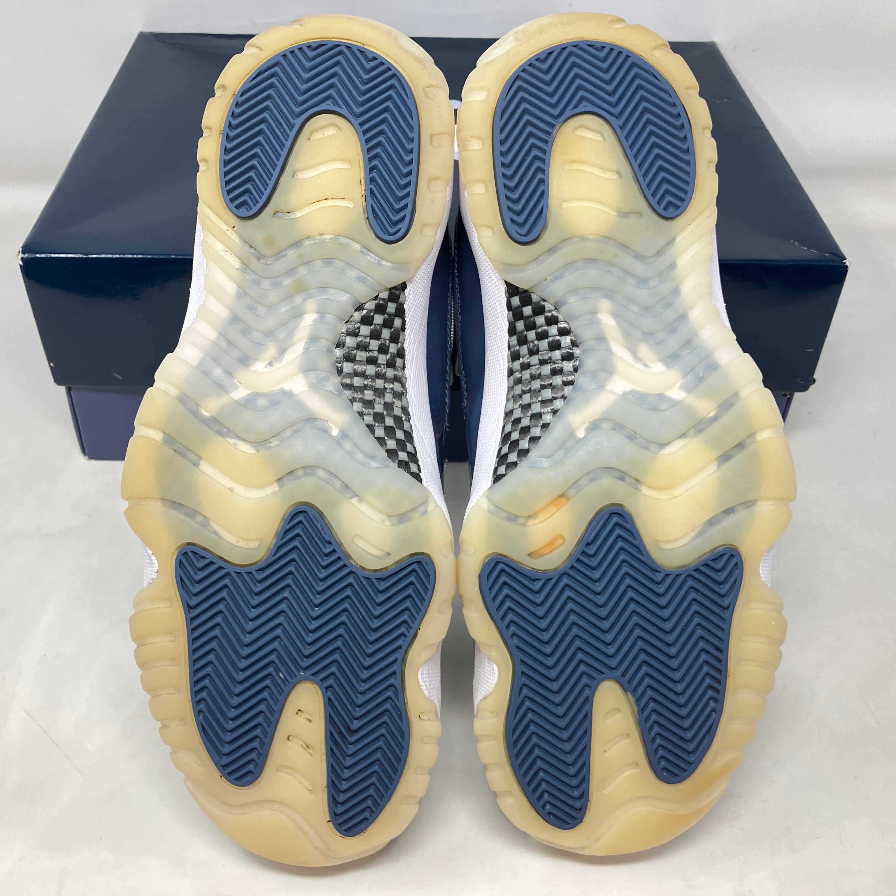 Jordan 11 Retro Low Diffused Blue