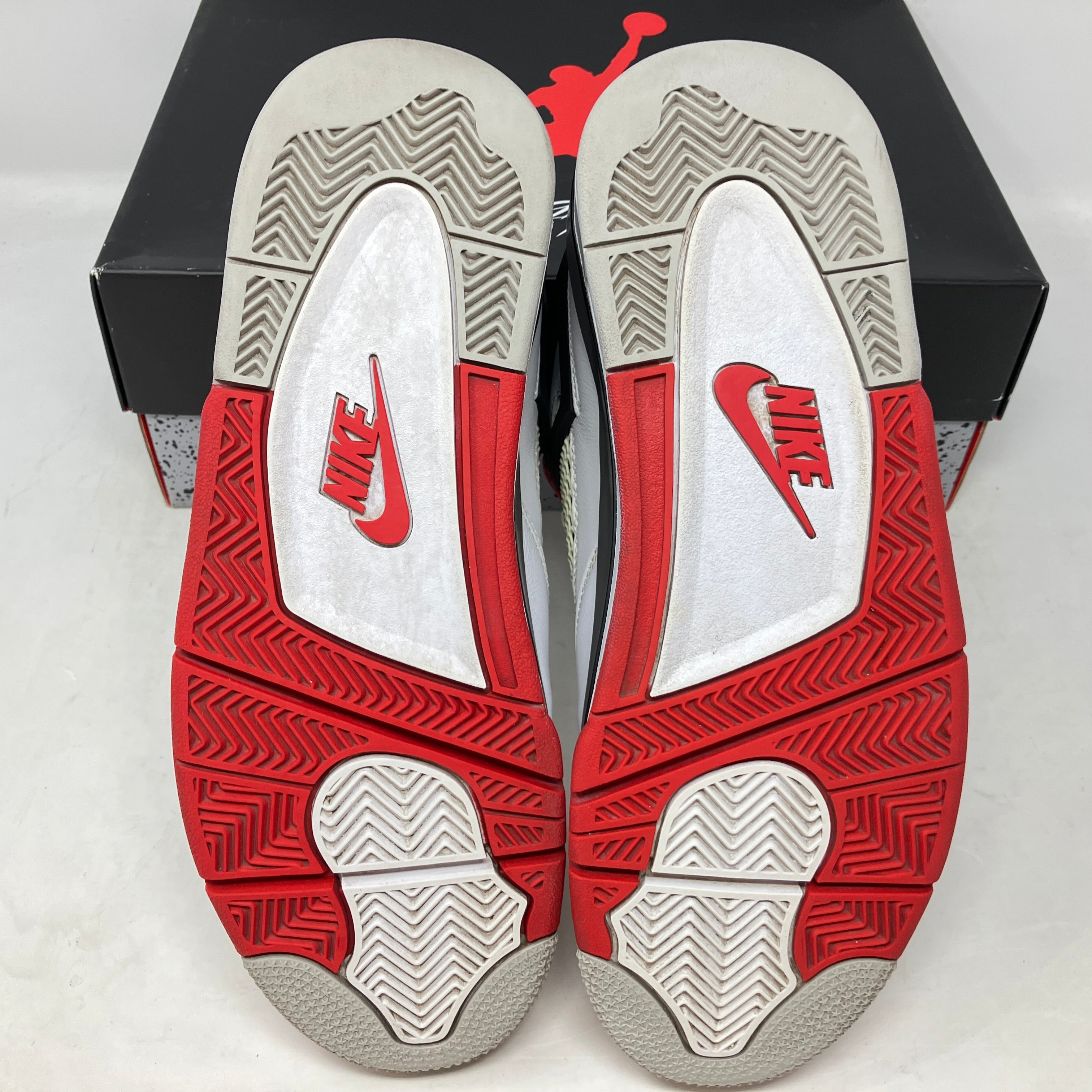 Jordan 4 Retro Fire Red (2020)