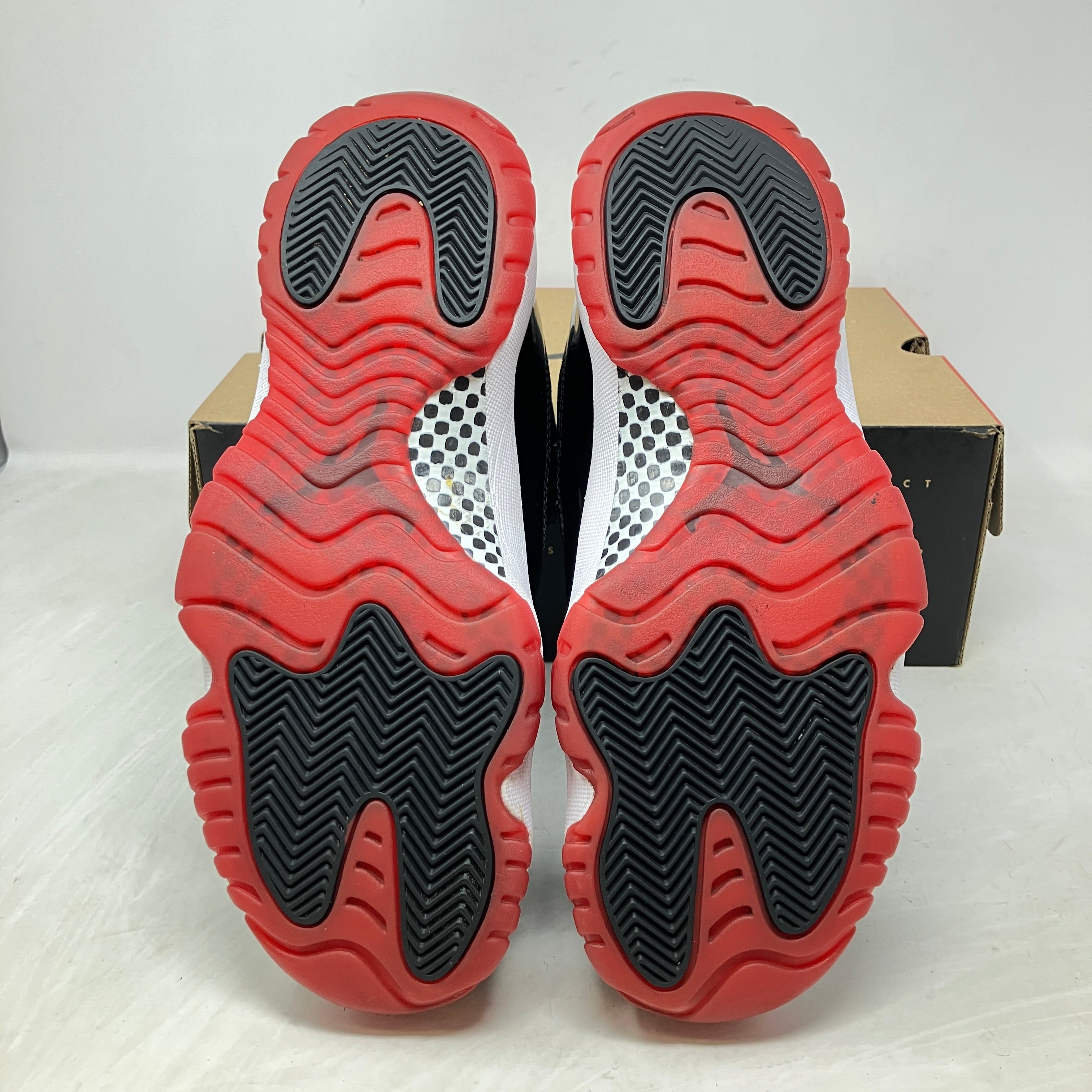 Jordan 11 Retro Playoffs Bred (2019)