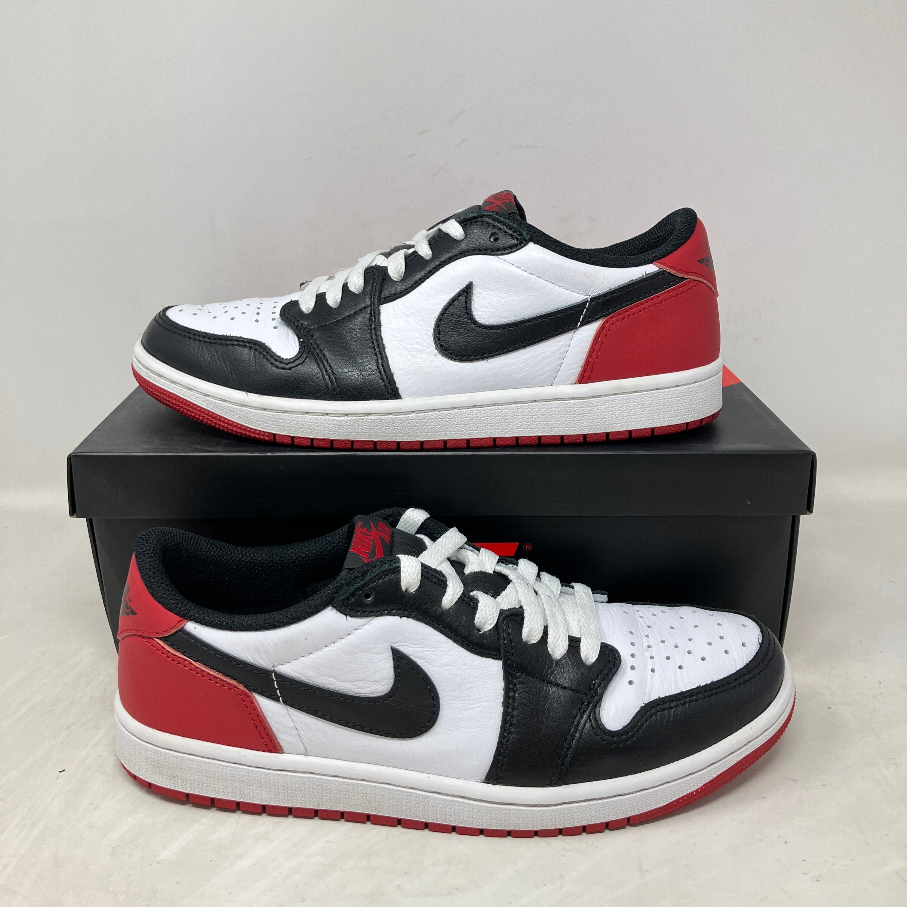 Jordan 1 Retro Low OG Black Toe (2023)