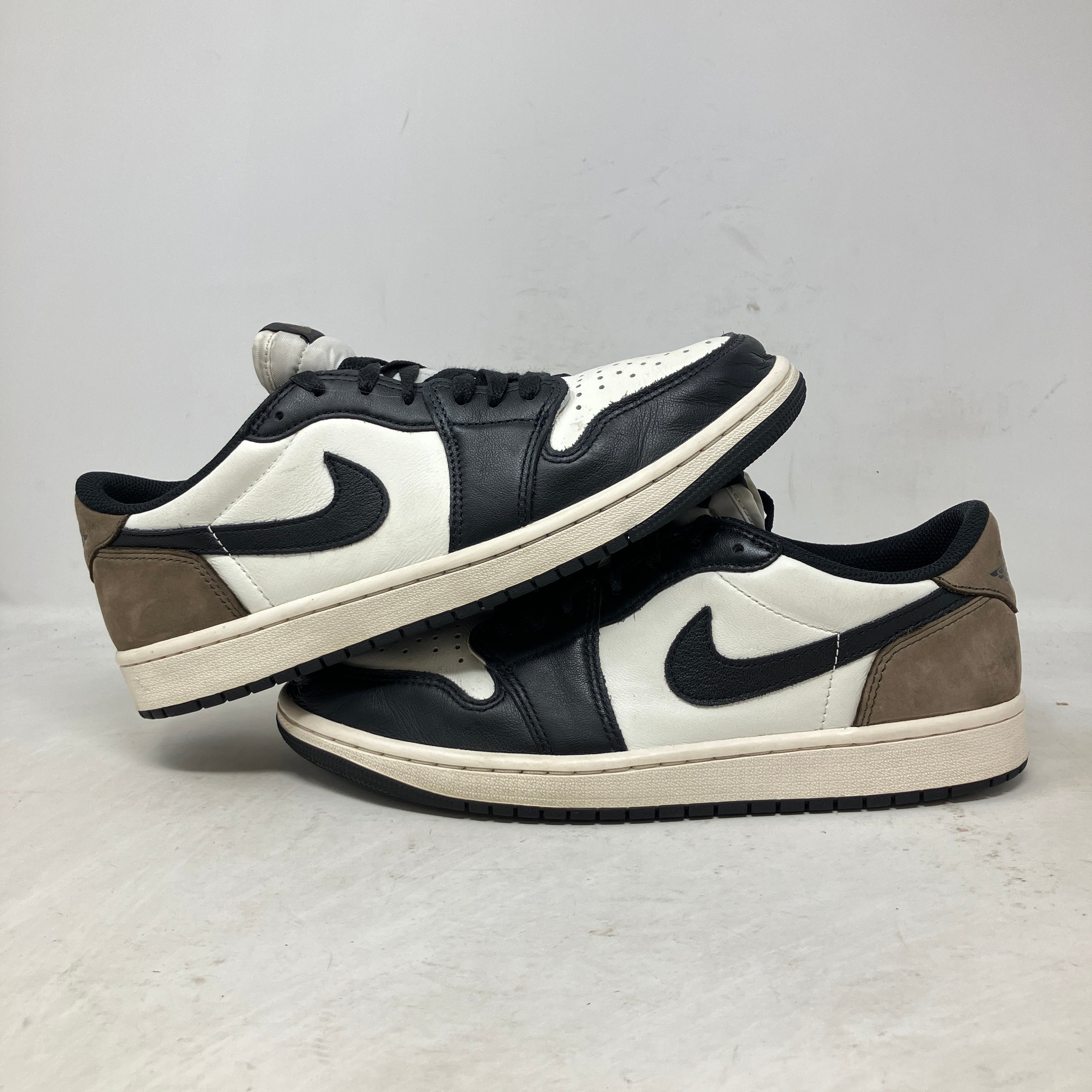 Jordan 1 Retro Low OG Mocha