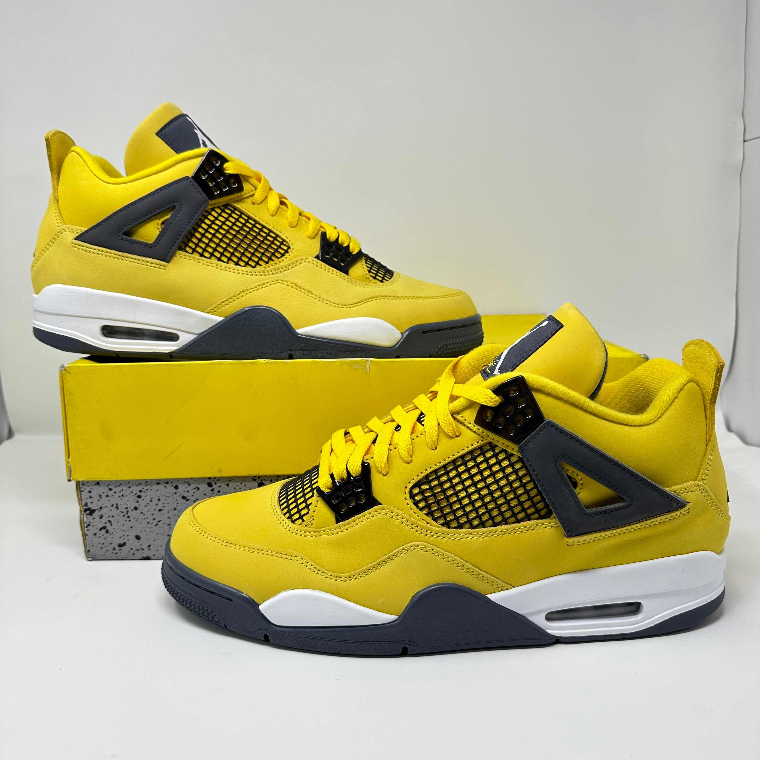 Jordan 4 Retro Lightning (2021)