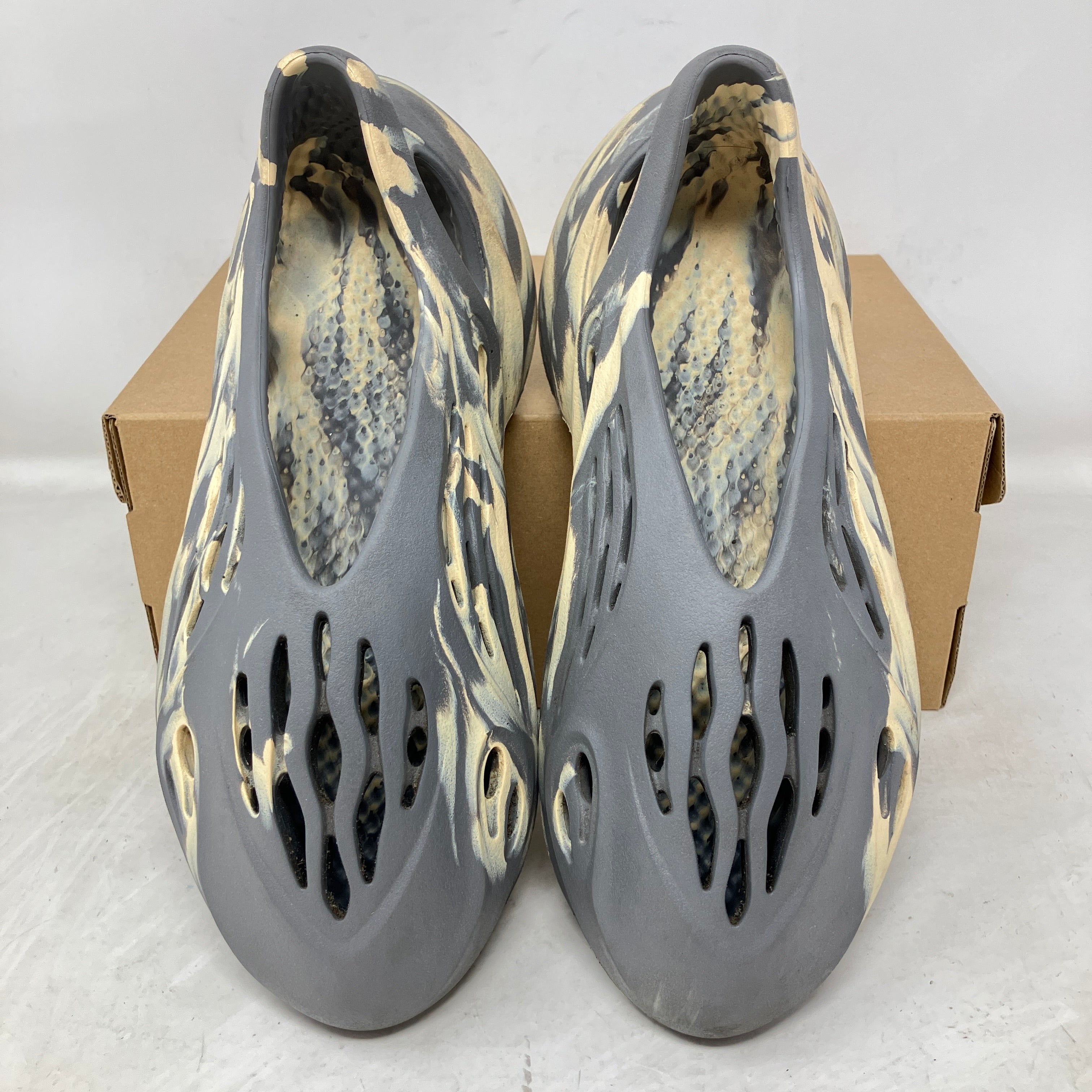 adidas Yeezy Foam RNNR MXT Moon Gray