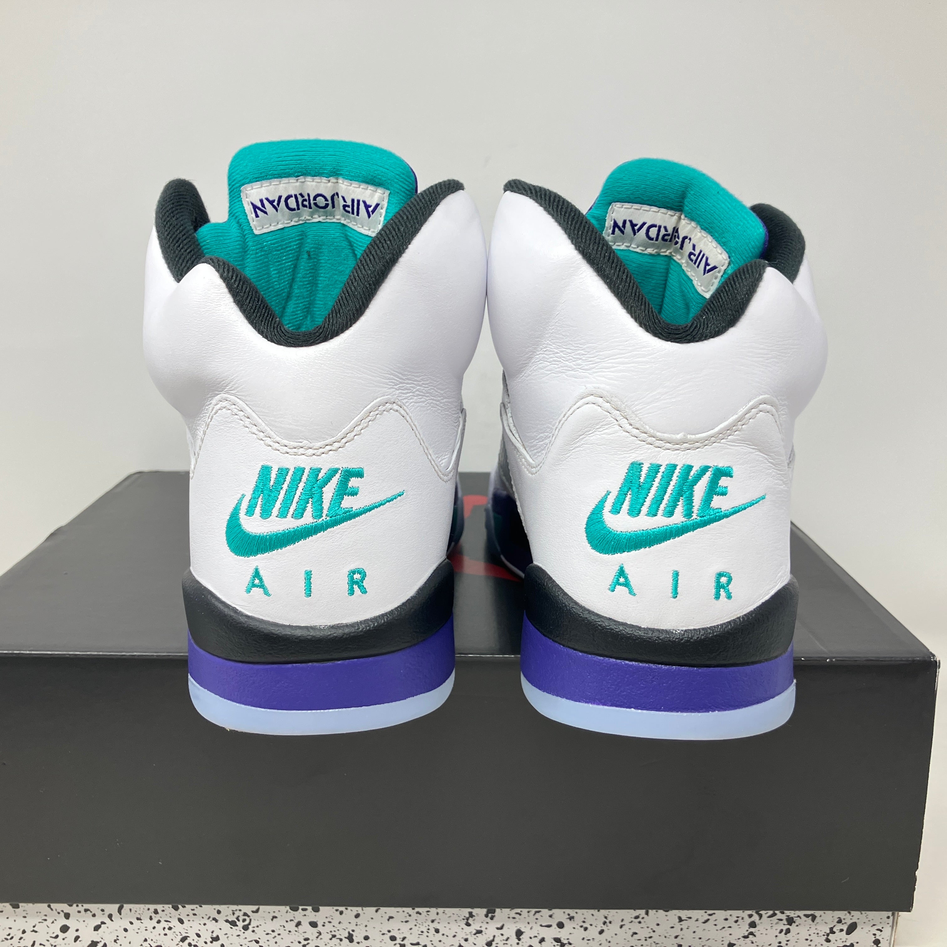 Jordan 5 Retro Grape (2025)