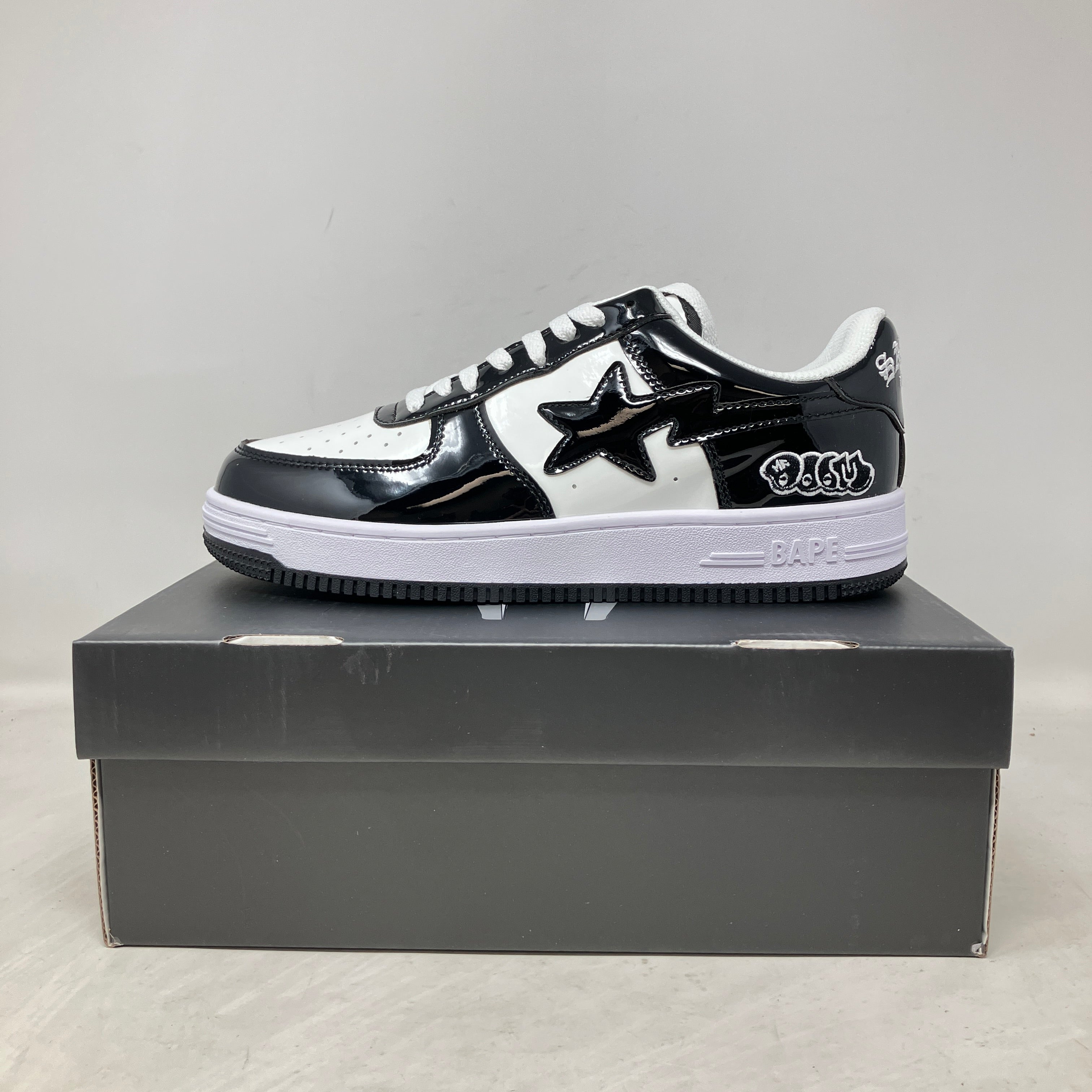 Savior Studios MF Doomstas Black/White