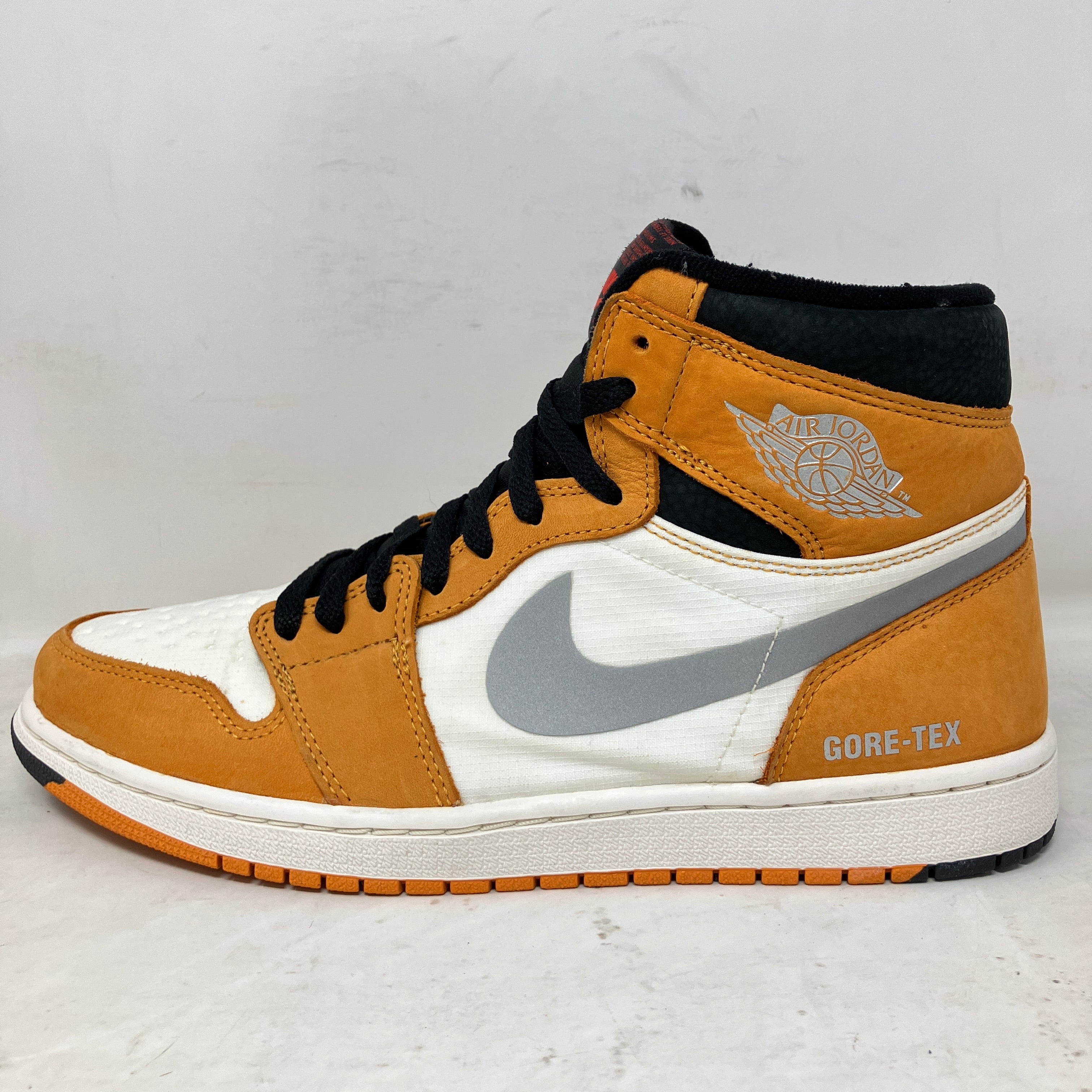 Jordan 1 Retro High Element Gore-Tex Light Curry
