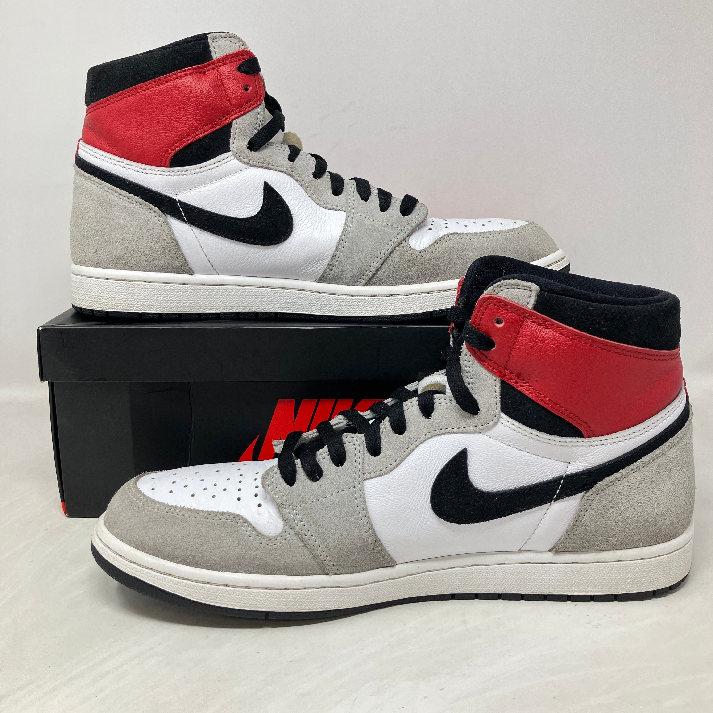 Jordan 1 Retro High Light Smoke Grey