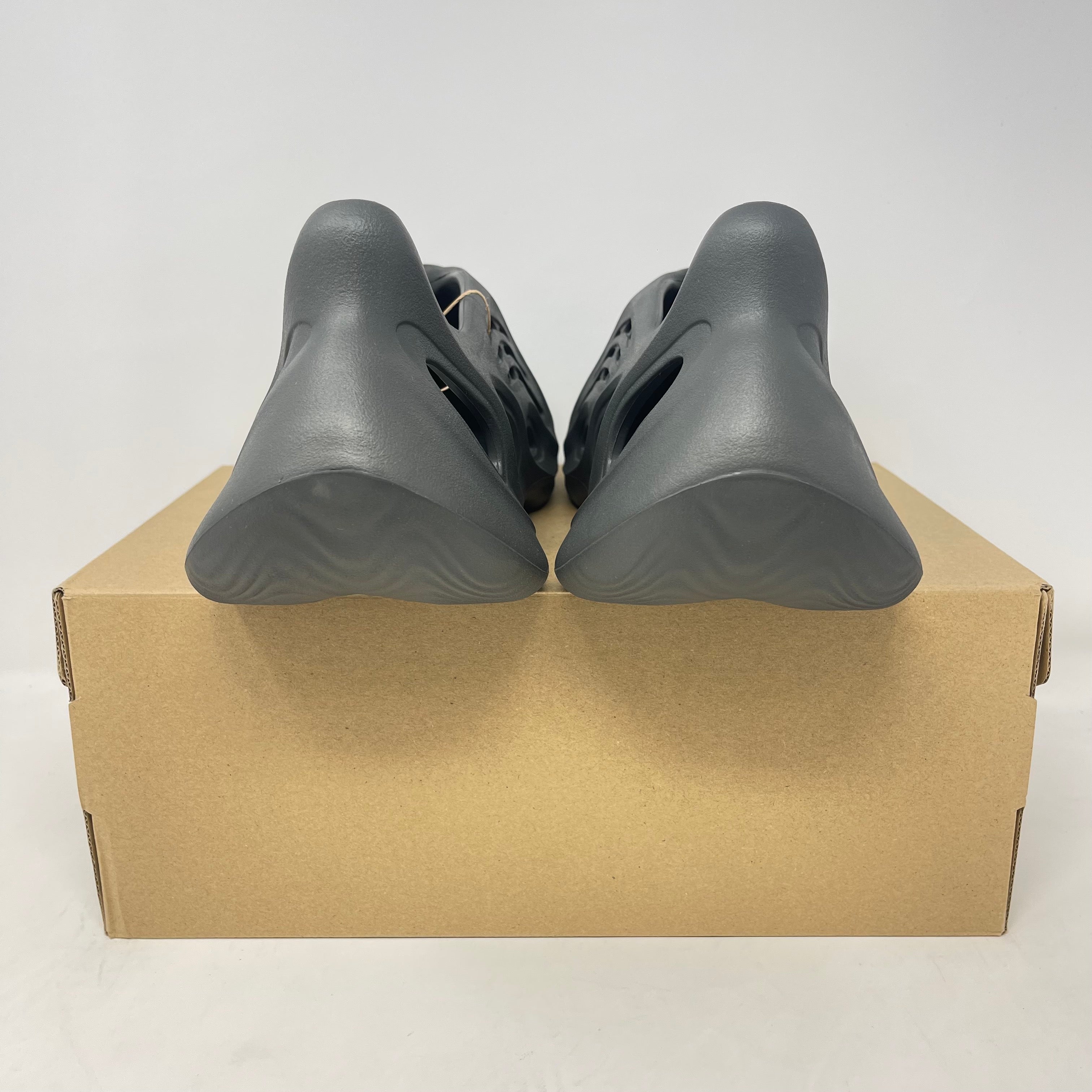 adidas Yeezy Foam RNR Carbon