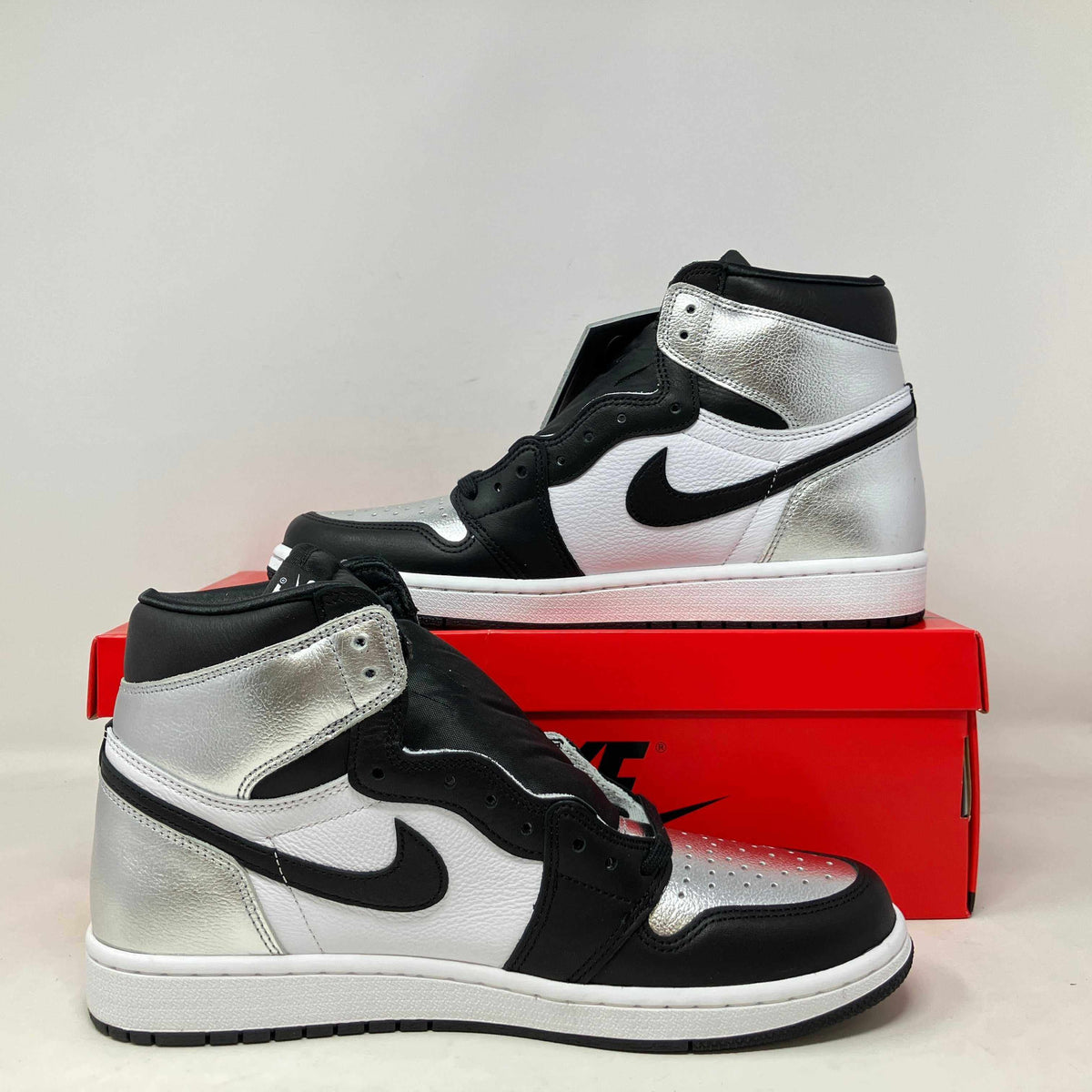 Jordan 1 Retro High Silver Toe (Women's)
