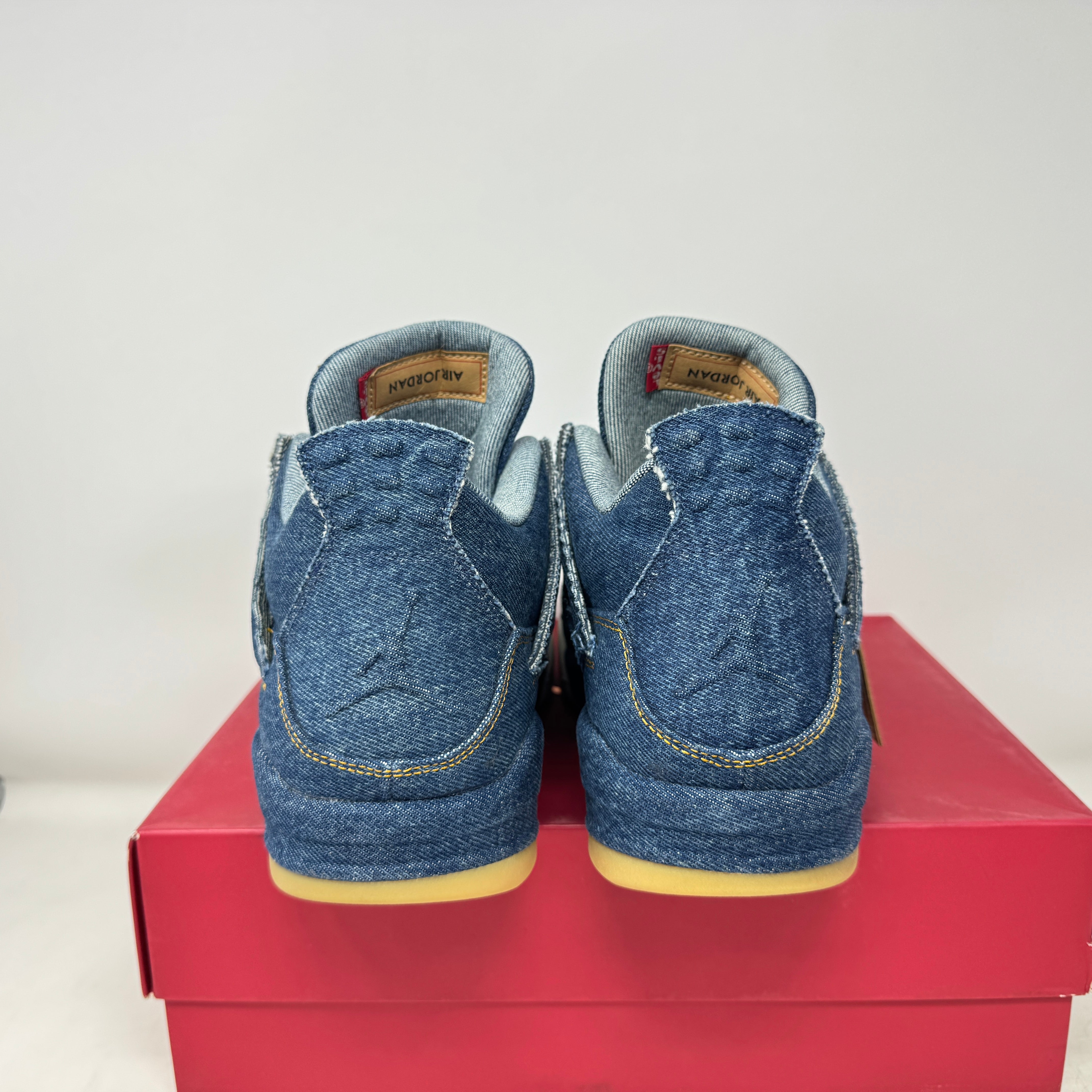 Jordan 4 Retro Levi's Denim (Tag with Levi's Logo)