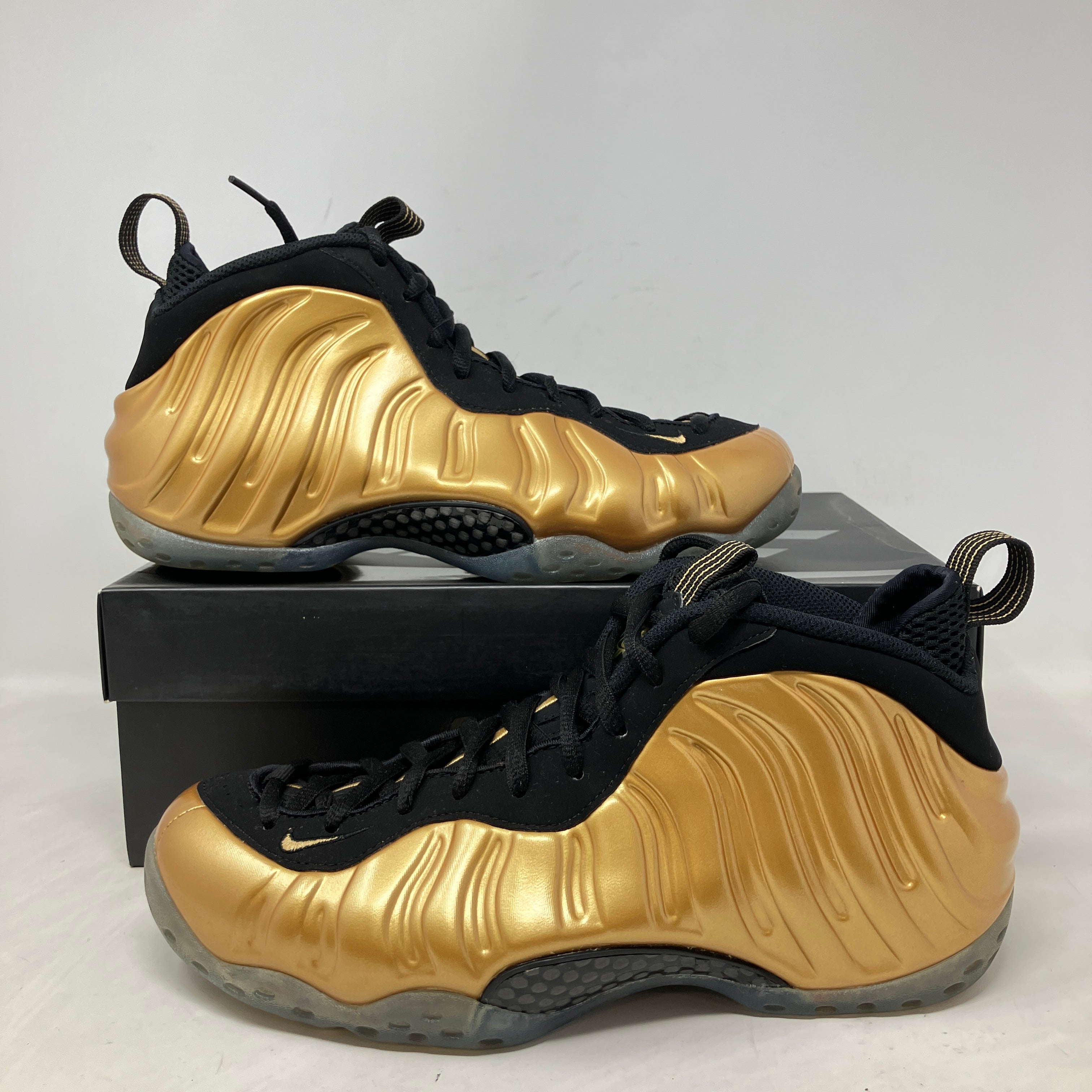 Nike Air Foamposite One Metallic Gold