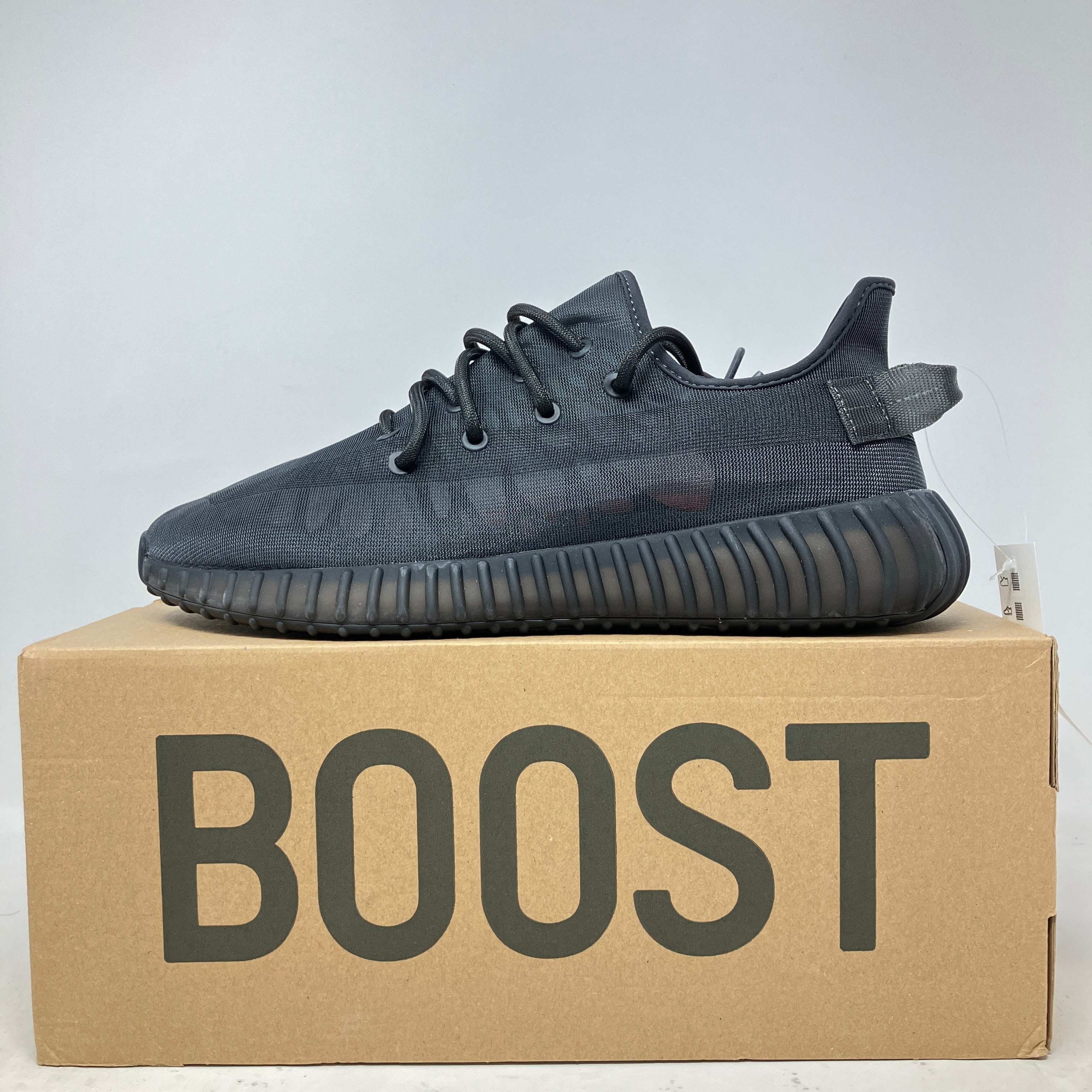 adidas Yeezy Boost 350 V2 Mono Cinder, brand new, with all included accessories.