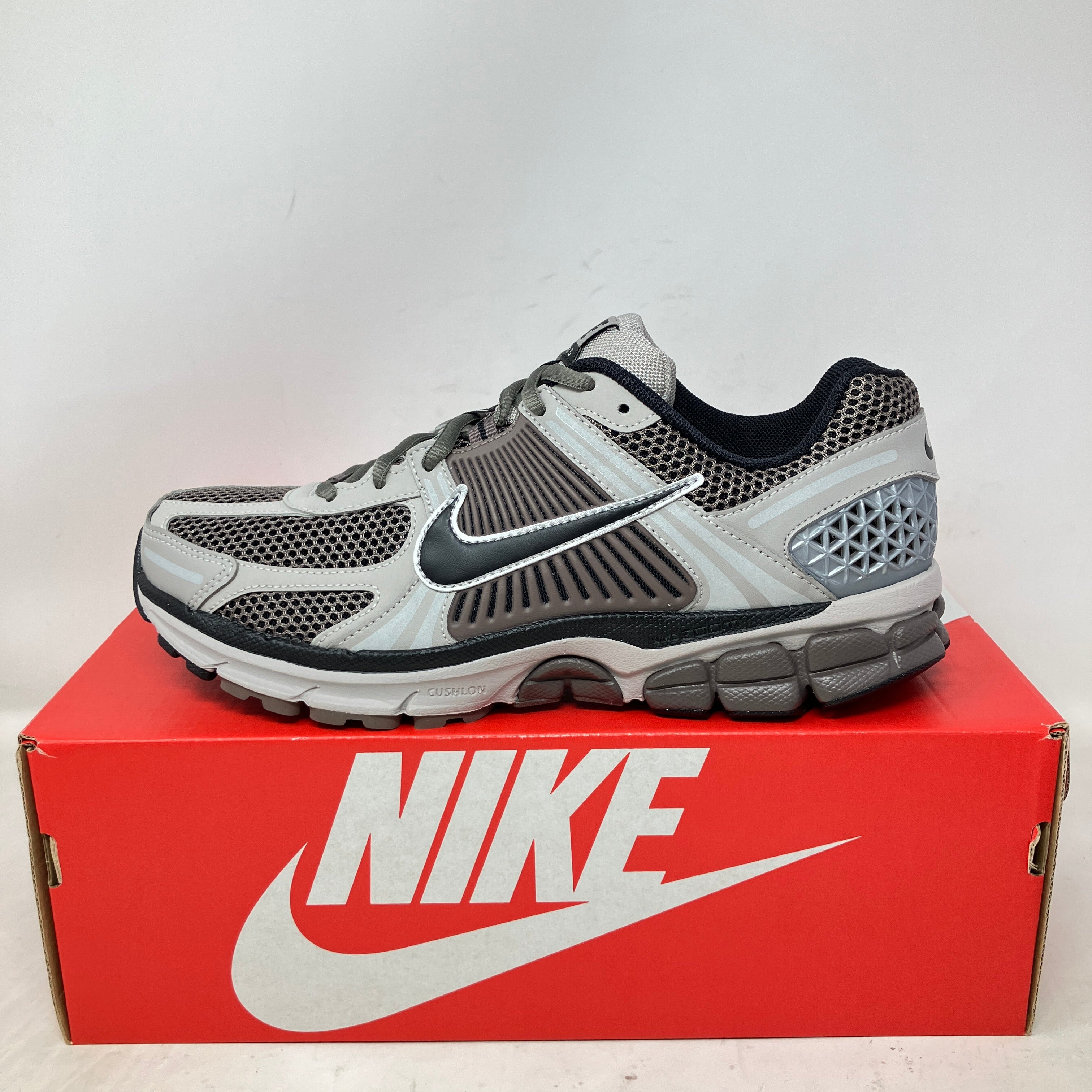 Nike Zoom Vomero 5 College Grey Cave Stone