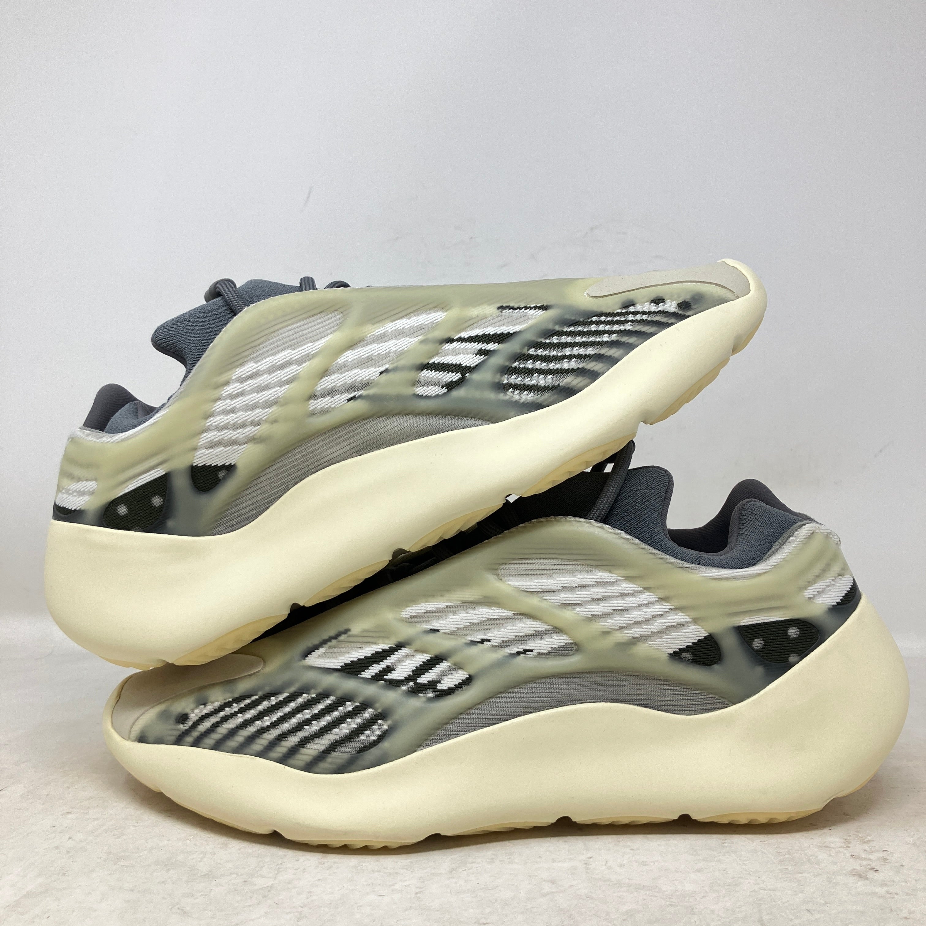 adidas Yeezy 700 V3 Fade Salt
