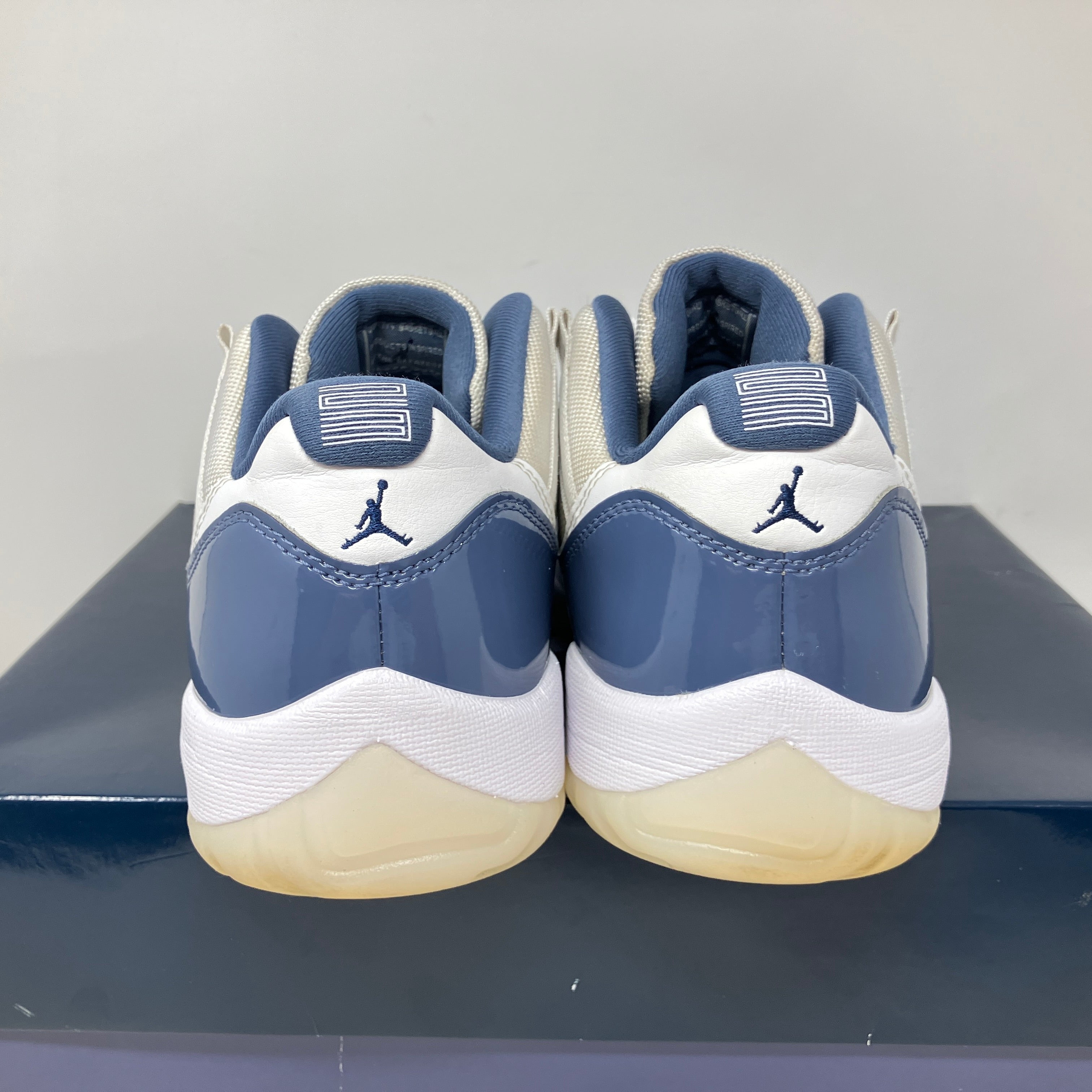 Jordan 11 Retro Low Diffused Blue