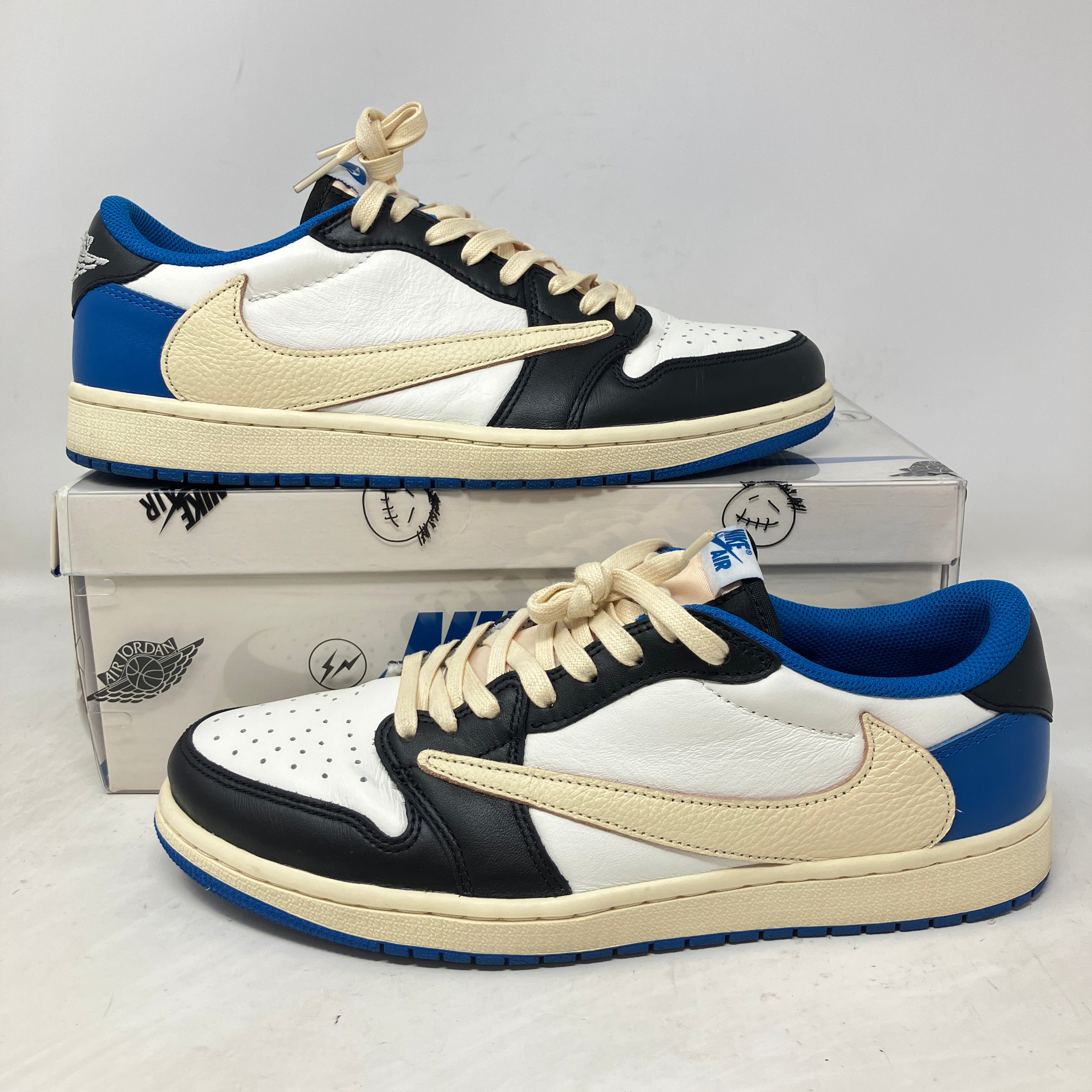 Jordan 1 Retro Low OG SP Fragment x Travis Scott