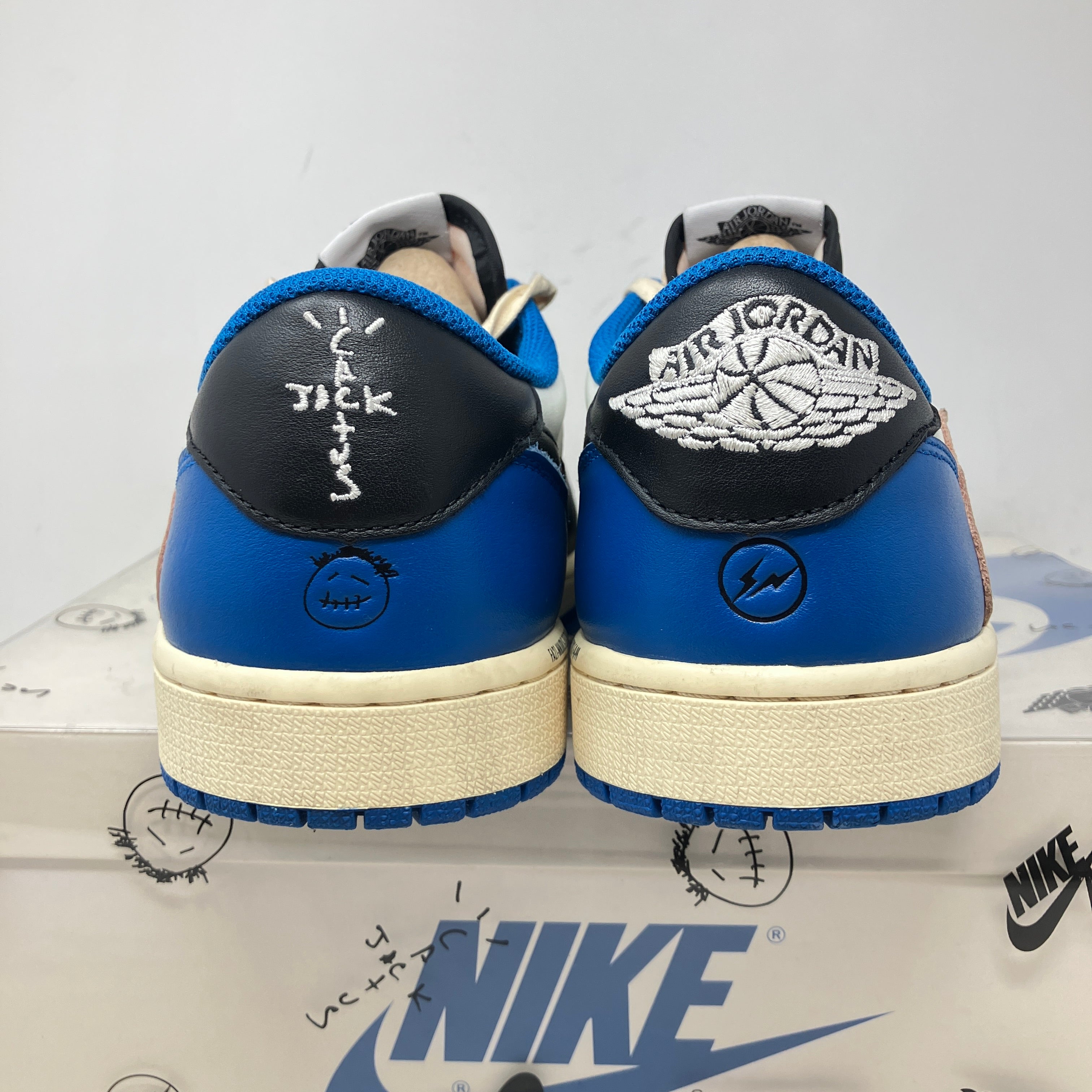 Jordan 1 Retro Low OG SP Fragment x Travis Scott