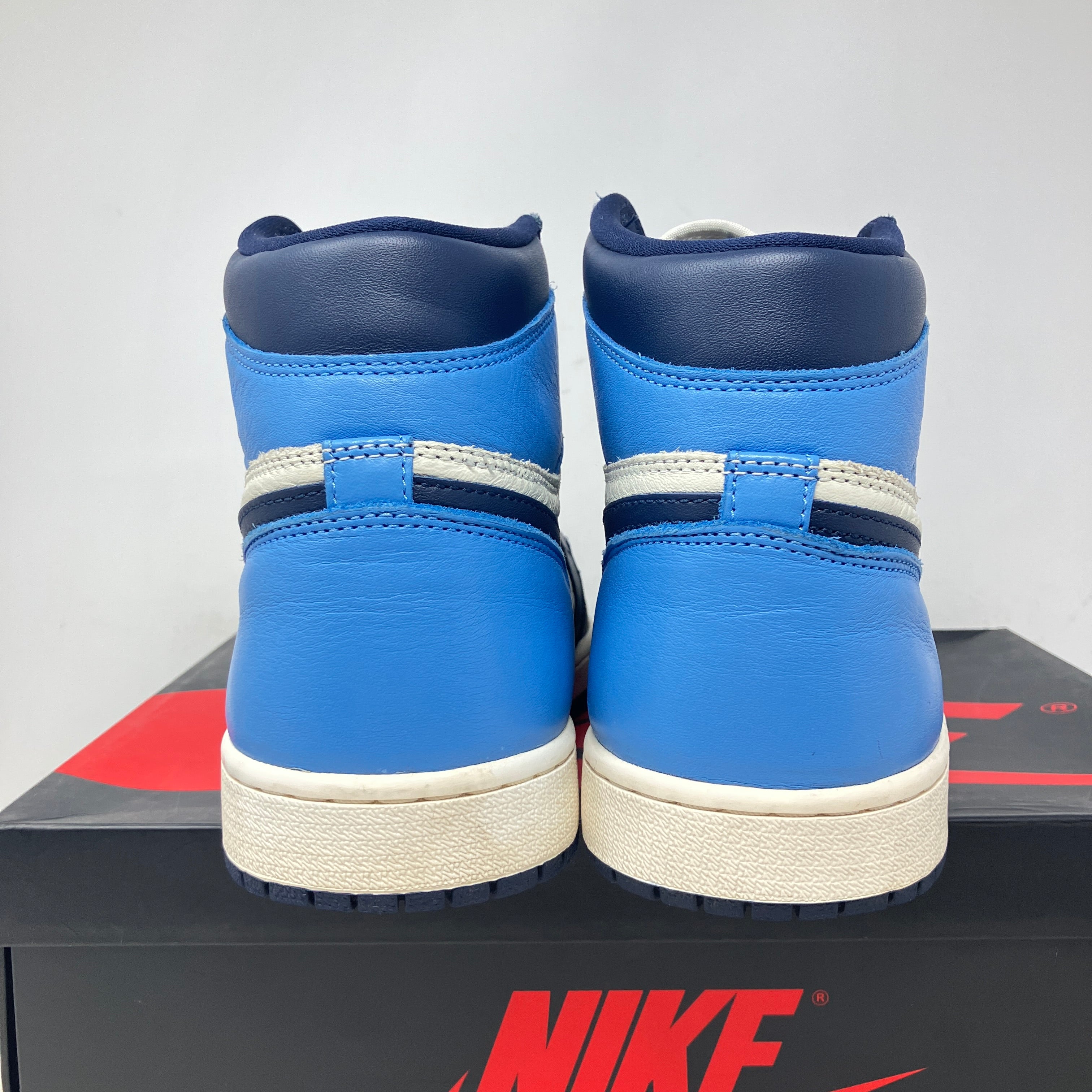 Jordan 1 Retro High Obsidian