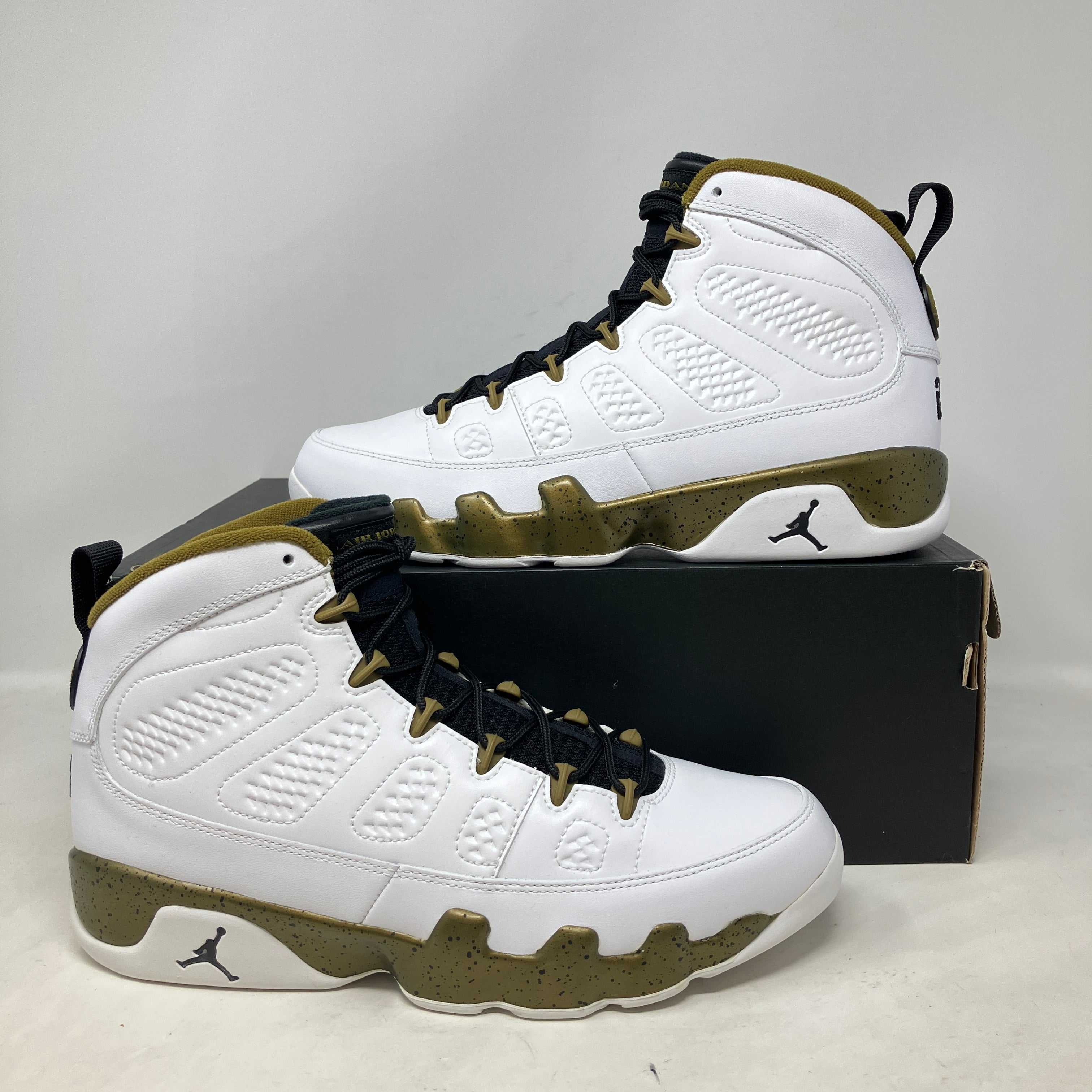 Jordan 9 Retro Statue