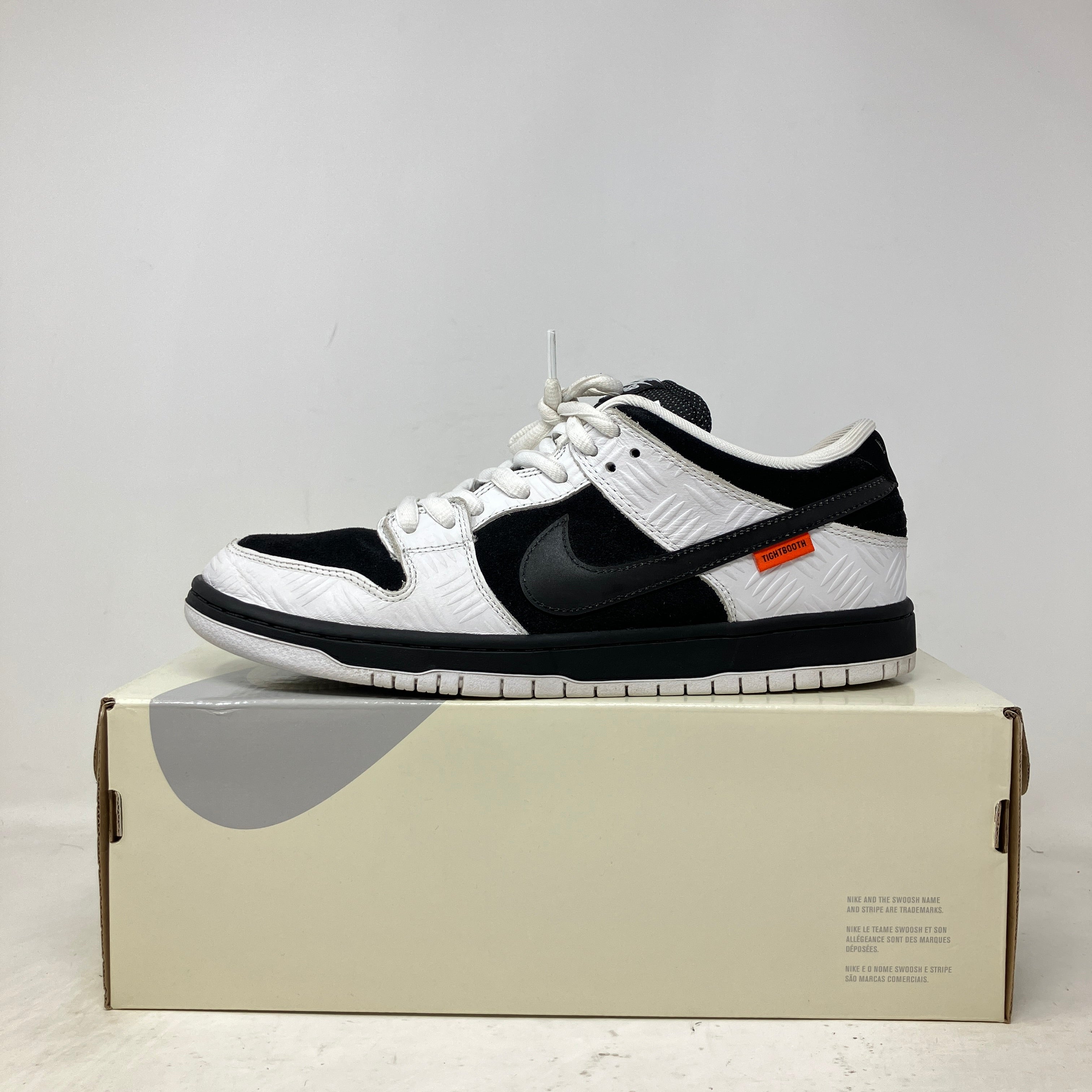 Nike SB Dunk Low TIGHTBOOTH