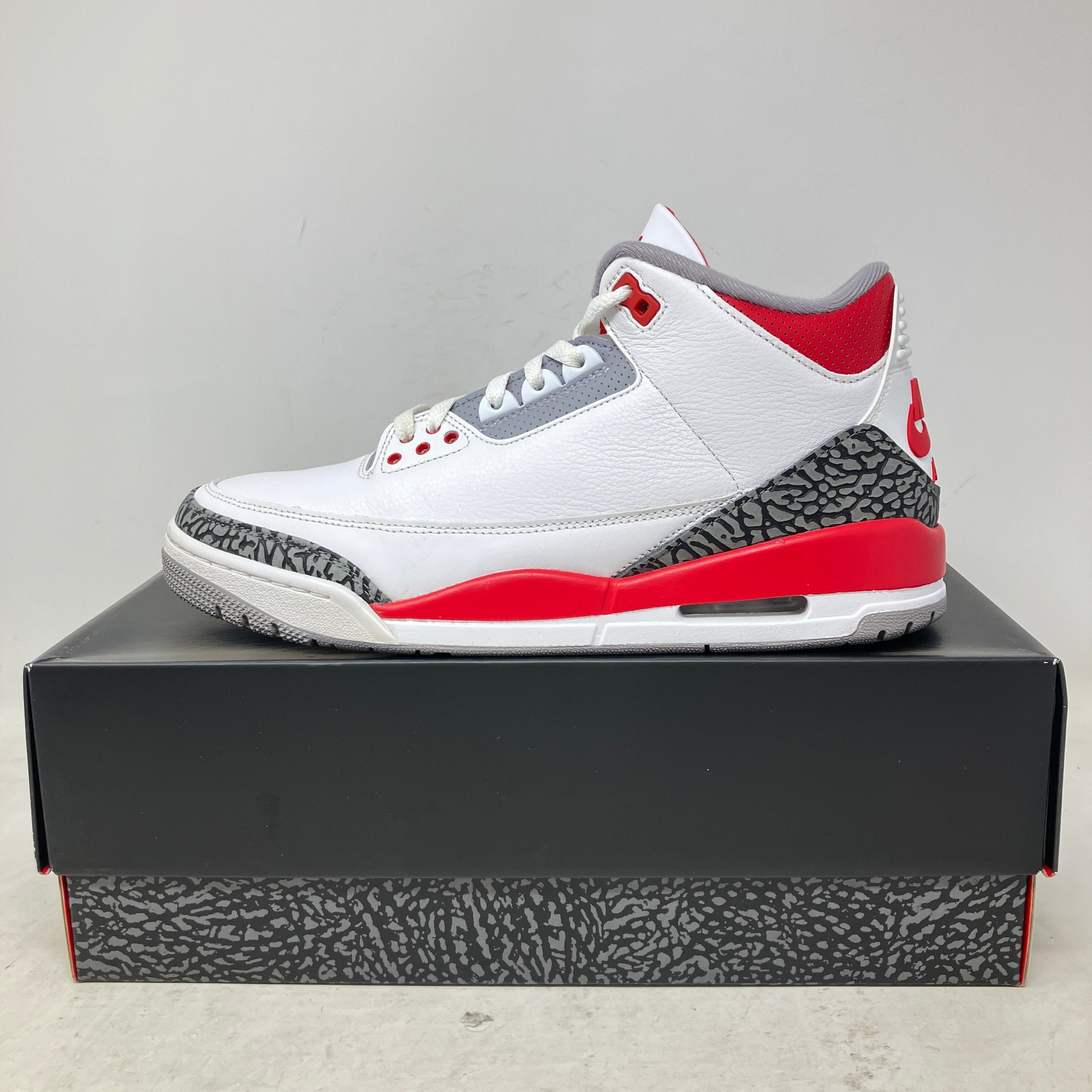 Jordan 3 Retro Fire Red (2022)