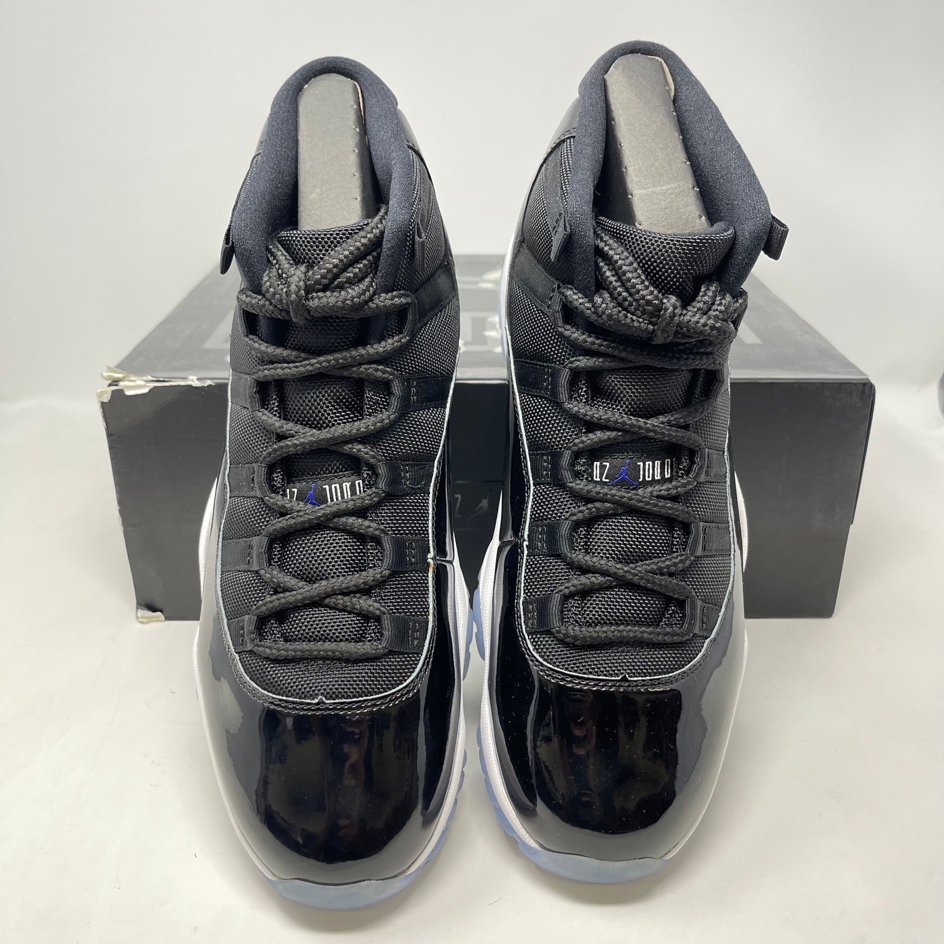 Jordan 11 Retro Space Jam (2016)