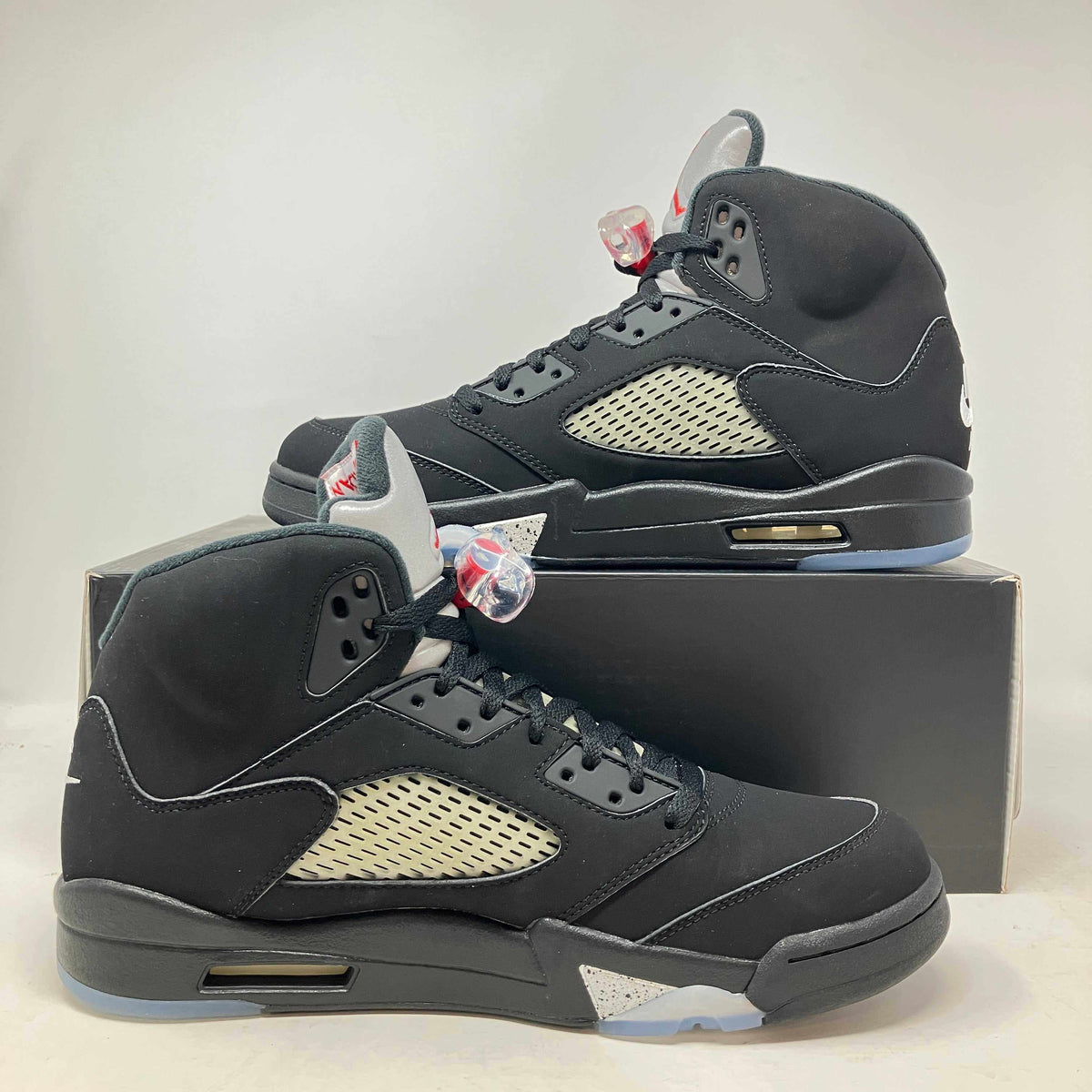 Jordan 5 Retro Black Metallic (2016)