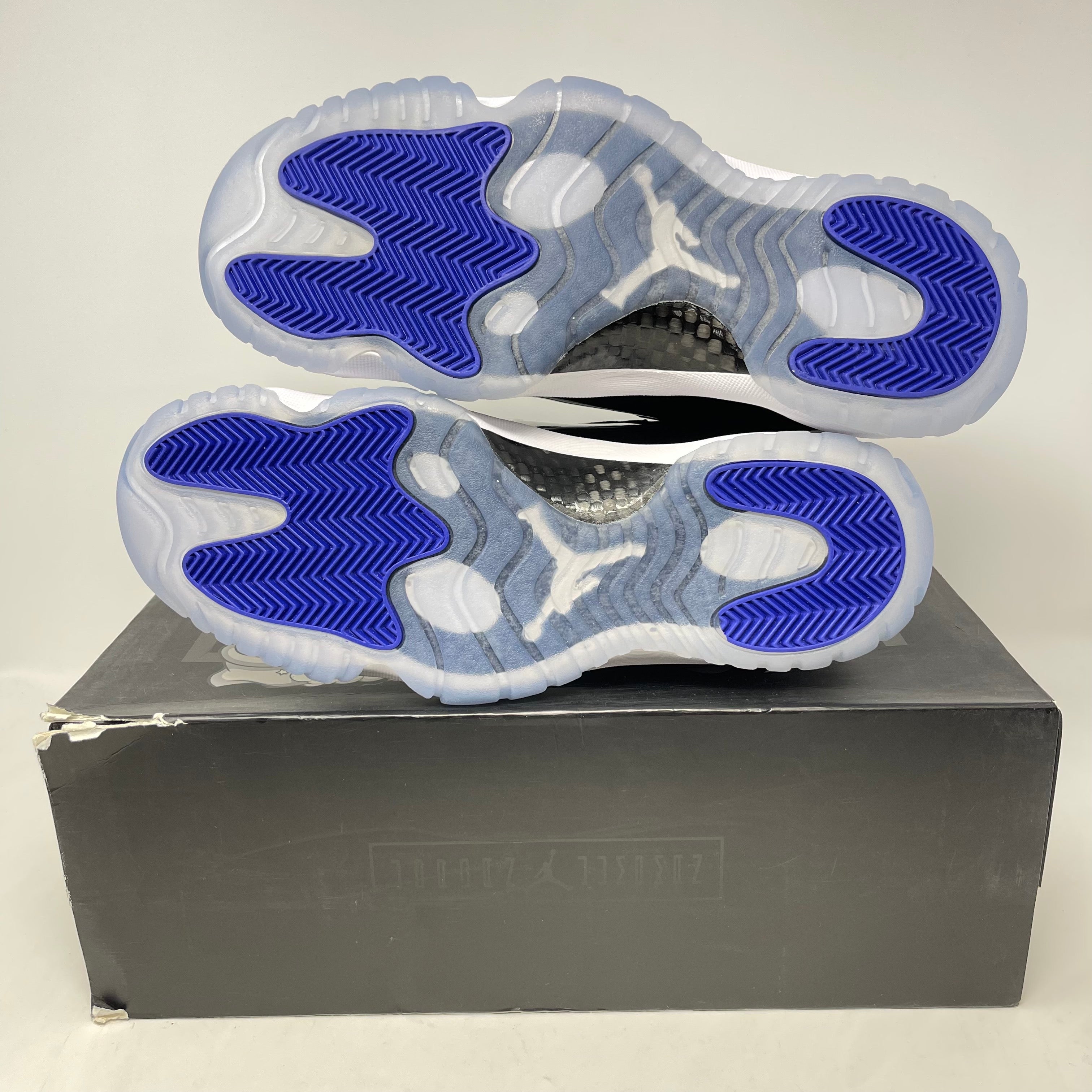 Jordan 11 Retro Space Jam (2016)