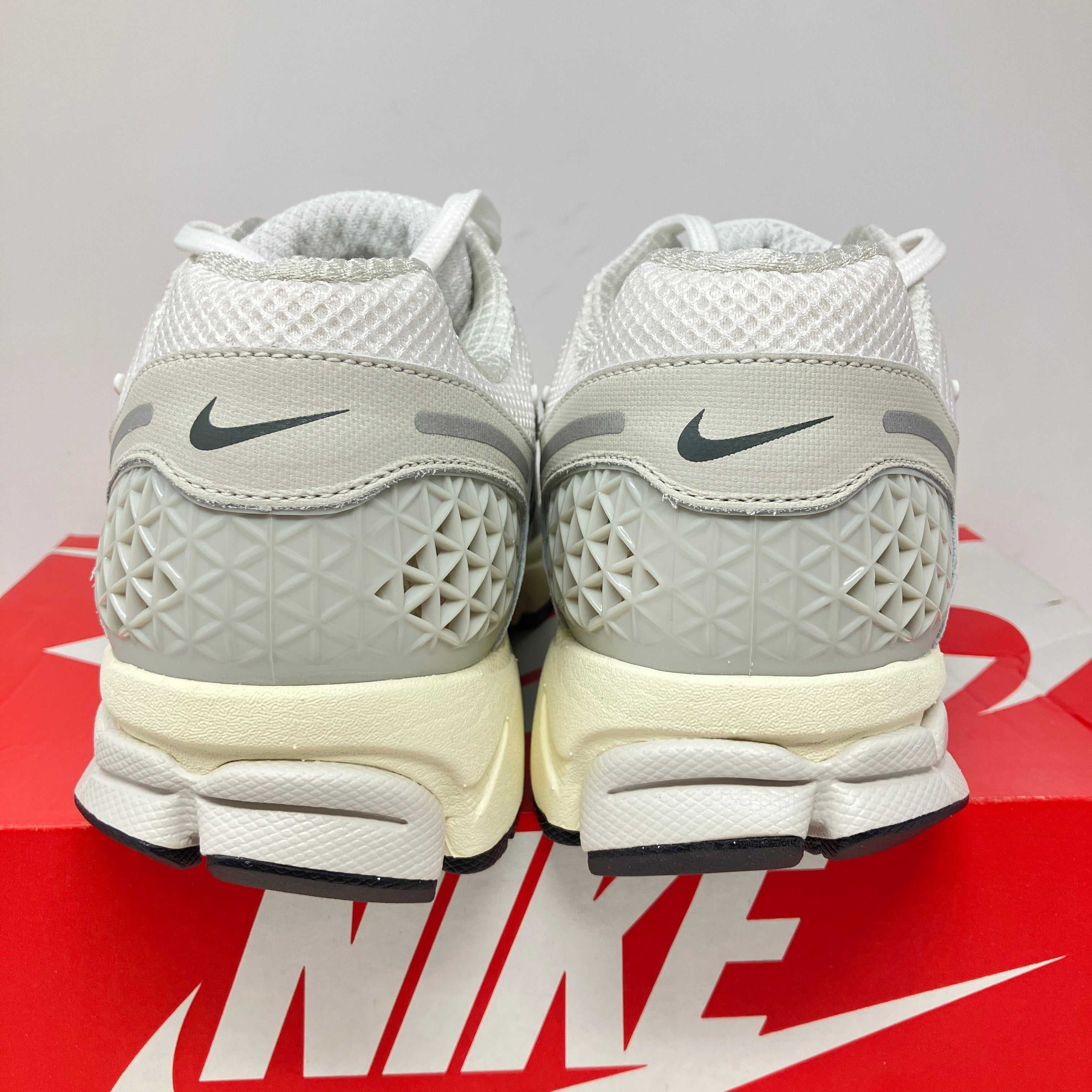 Nike Zoom Vomero 5 Platinum Tint