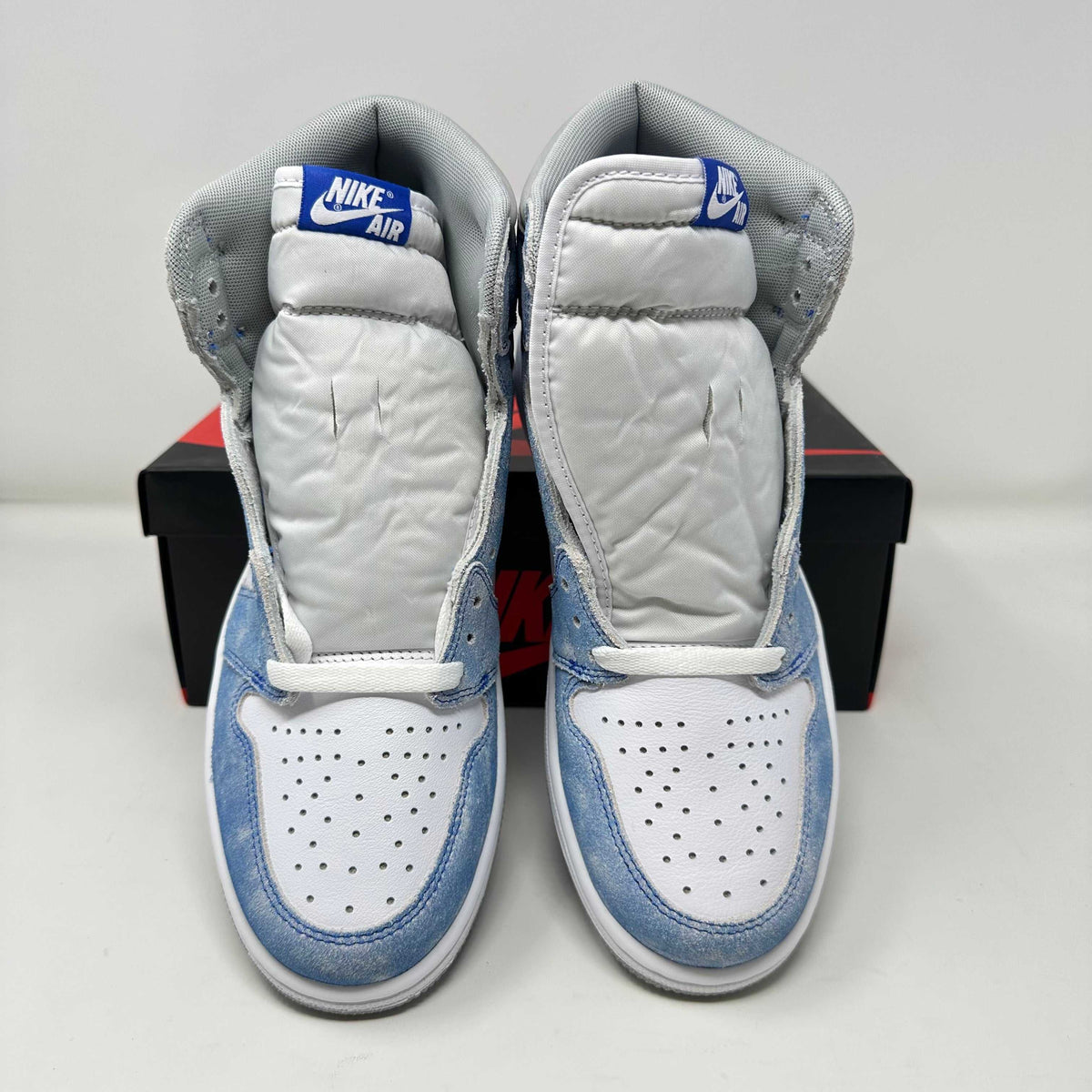 Jordan 1 Retro High Hyper Royal Smoke Grey