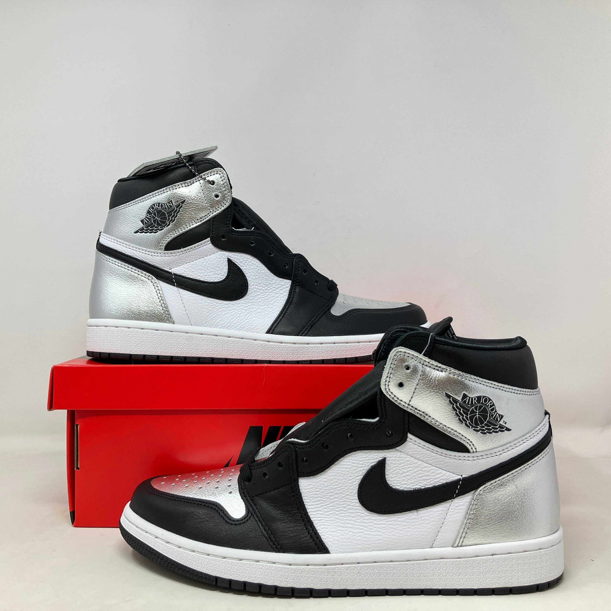 Jordan 1 Retro High Silver Toe (Women's)