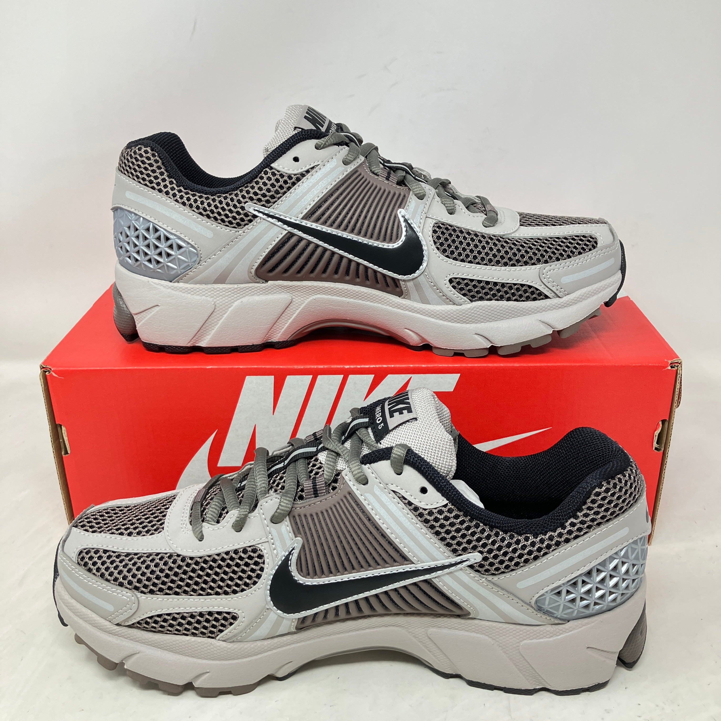 Nike Zoom Vomero 5 College Grey Cave Stone