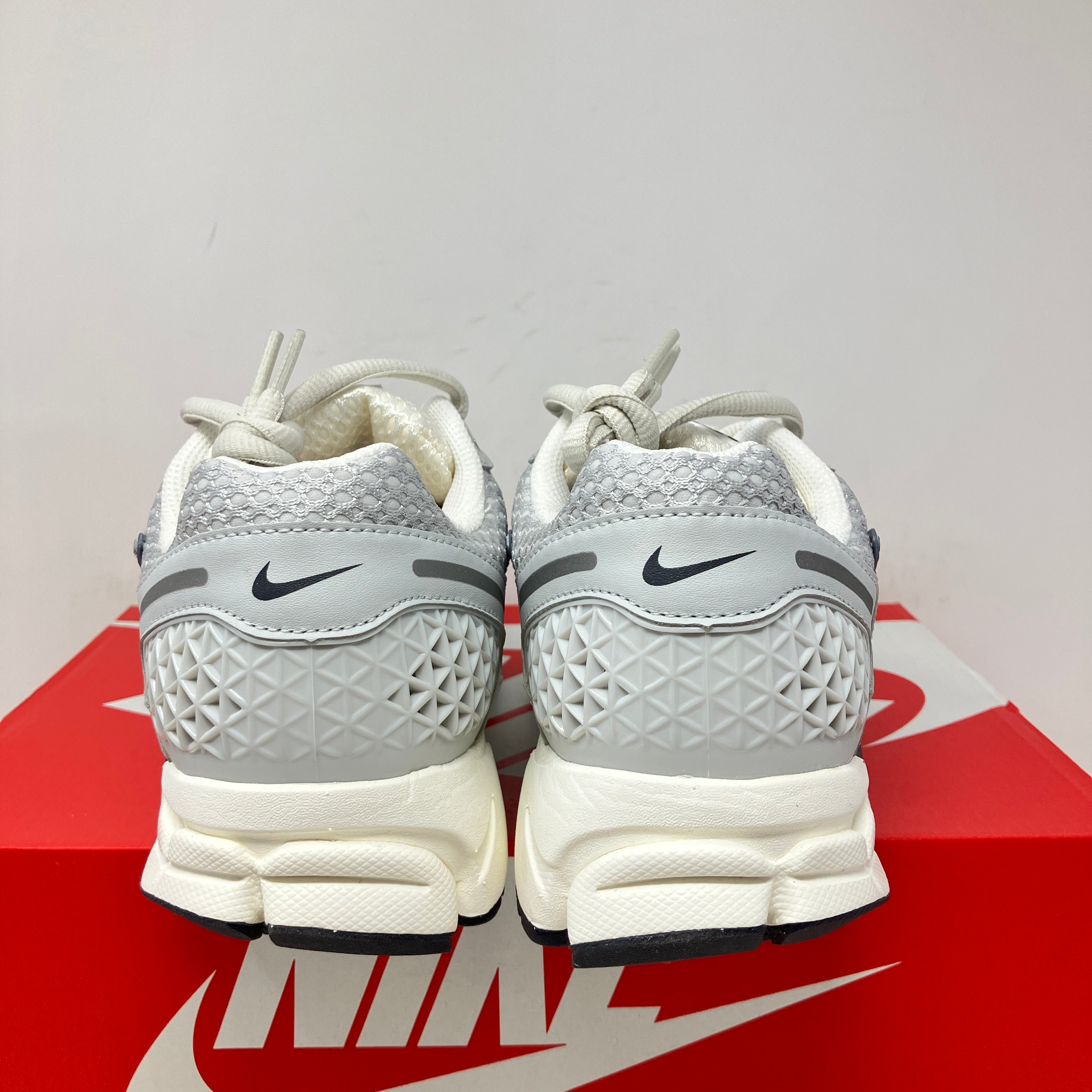 Nike Zoom Vomero 5 Photon Dust Metallic Silver (Women's)
