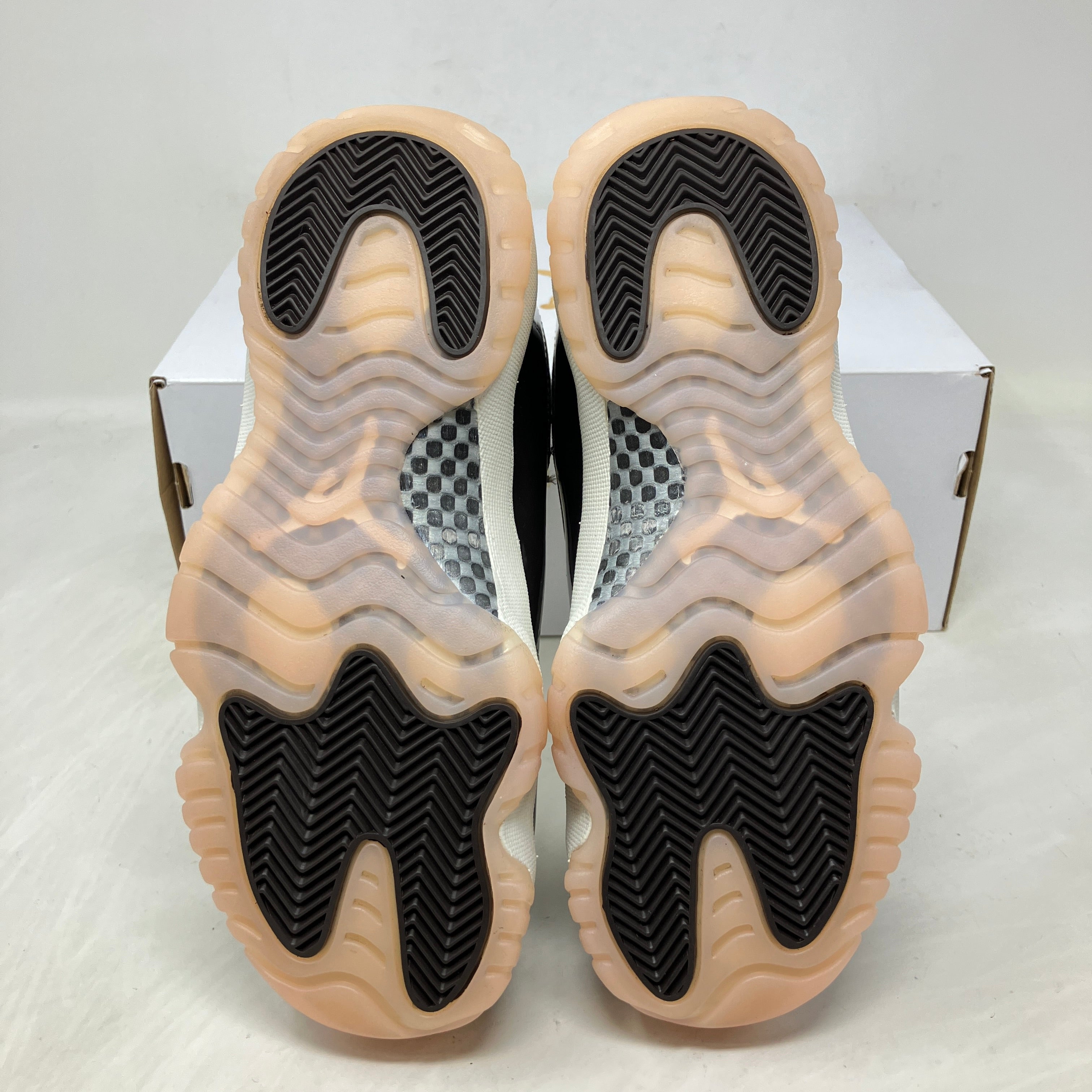 Jordan 11 Retro Neapolitan (Women's)
