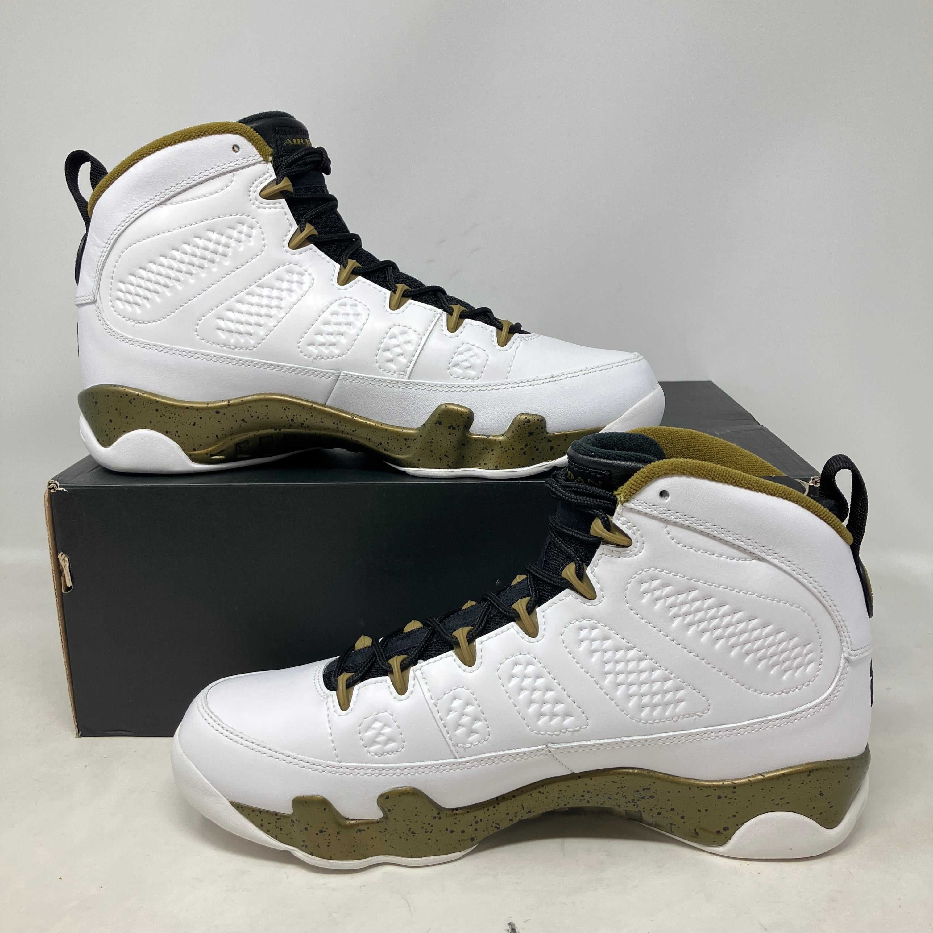 Jordan 9 Retro Statue