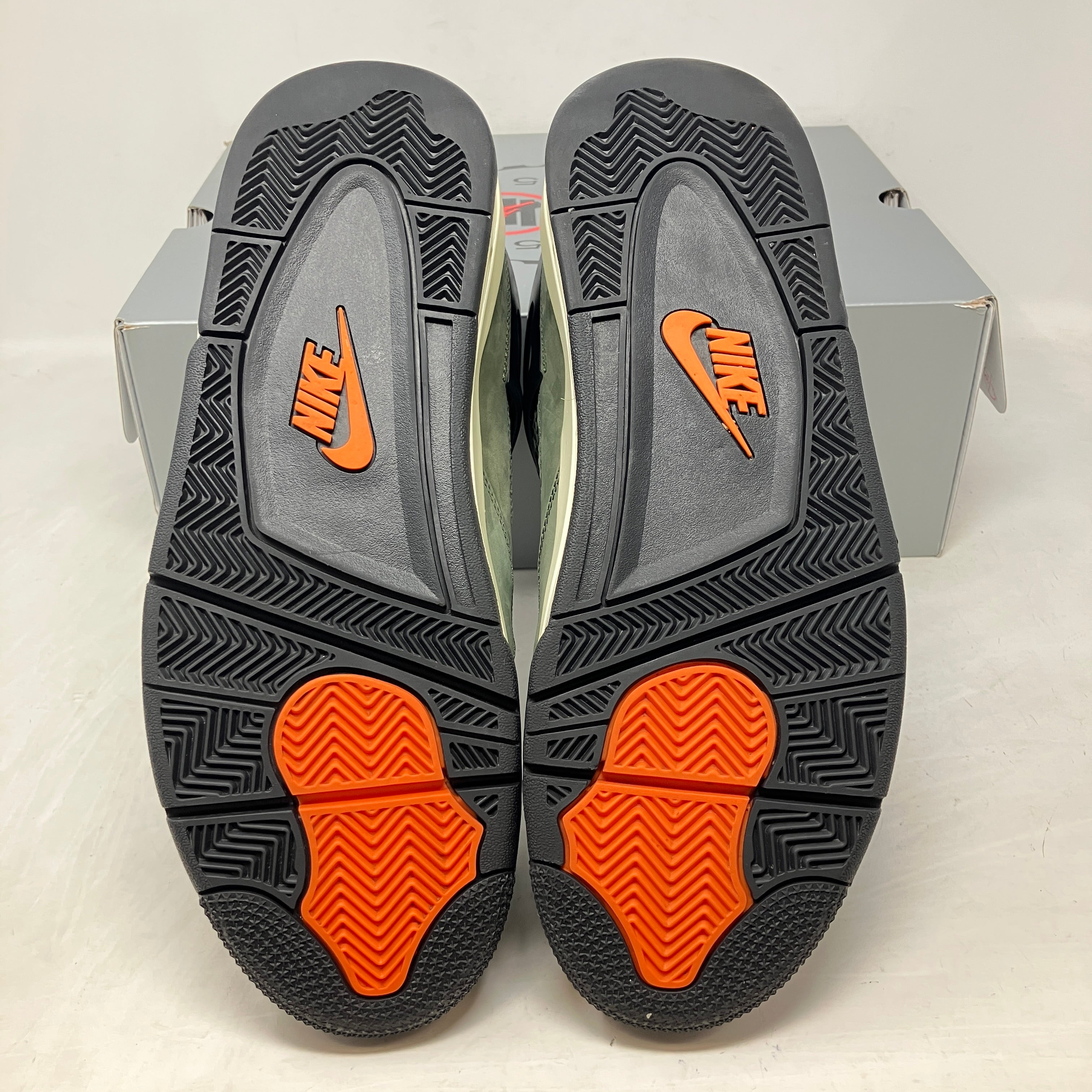 Jordan 4 Retro OG SP Undefeated (2025)
