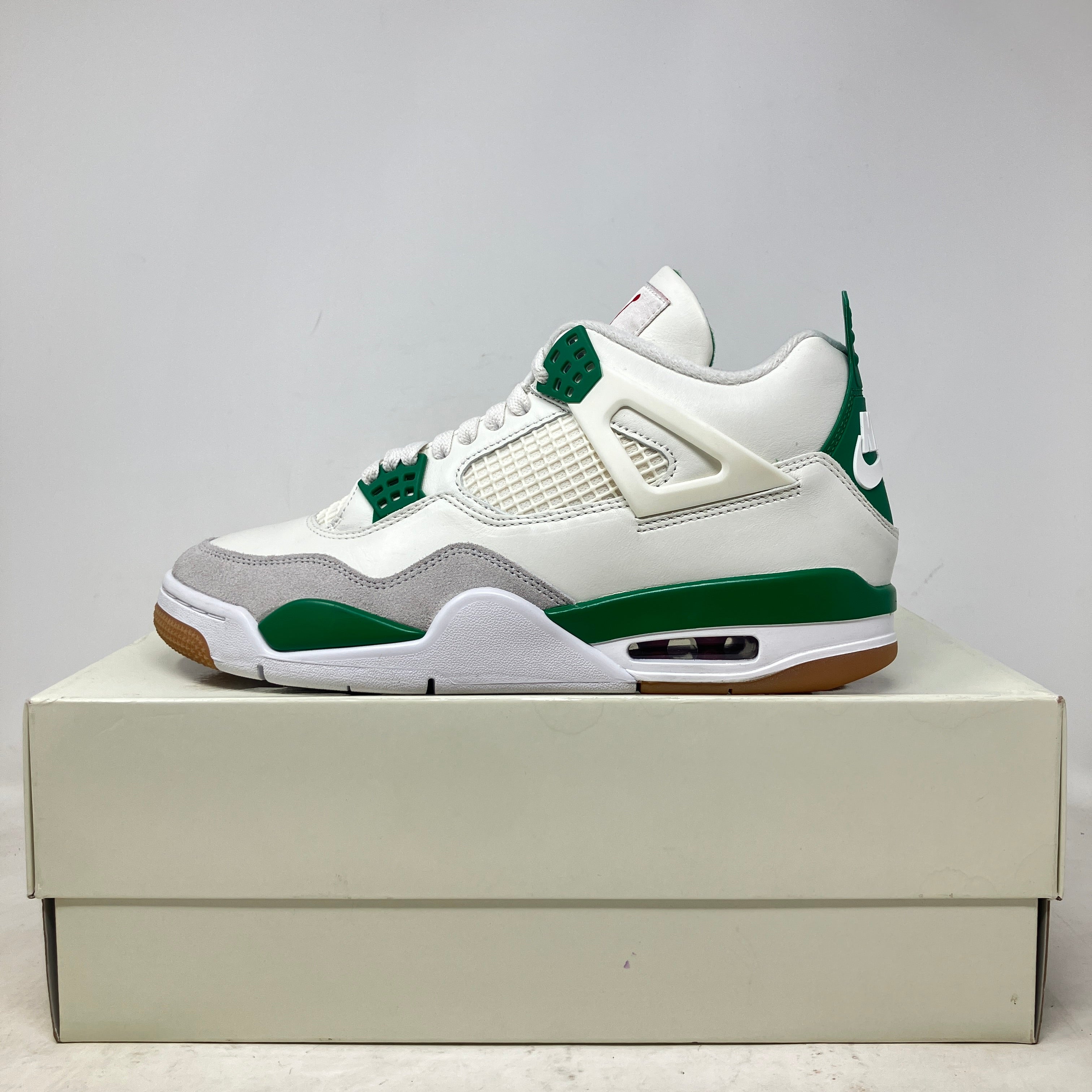 Jordan 4 Retro SB Pine Green