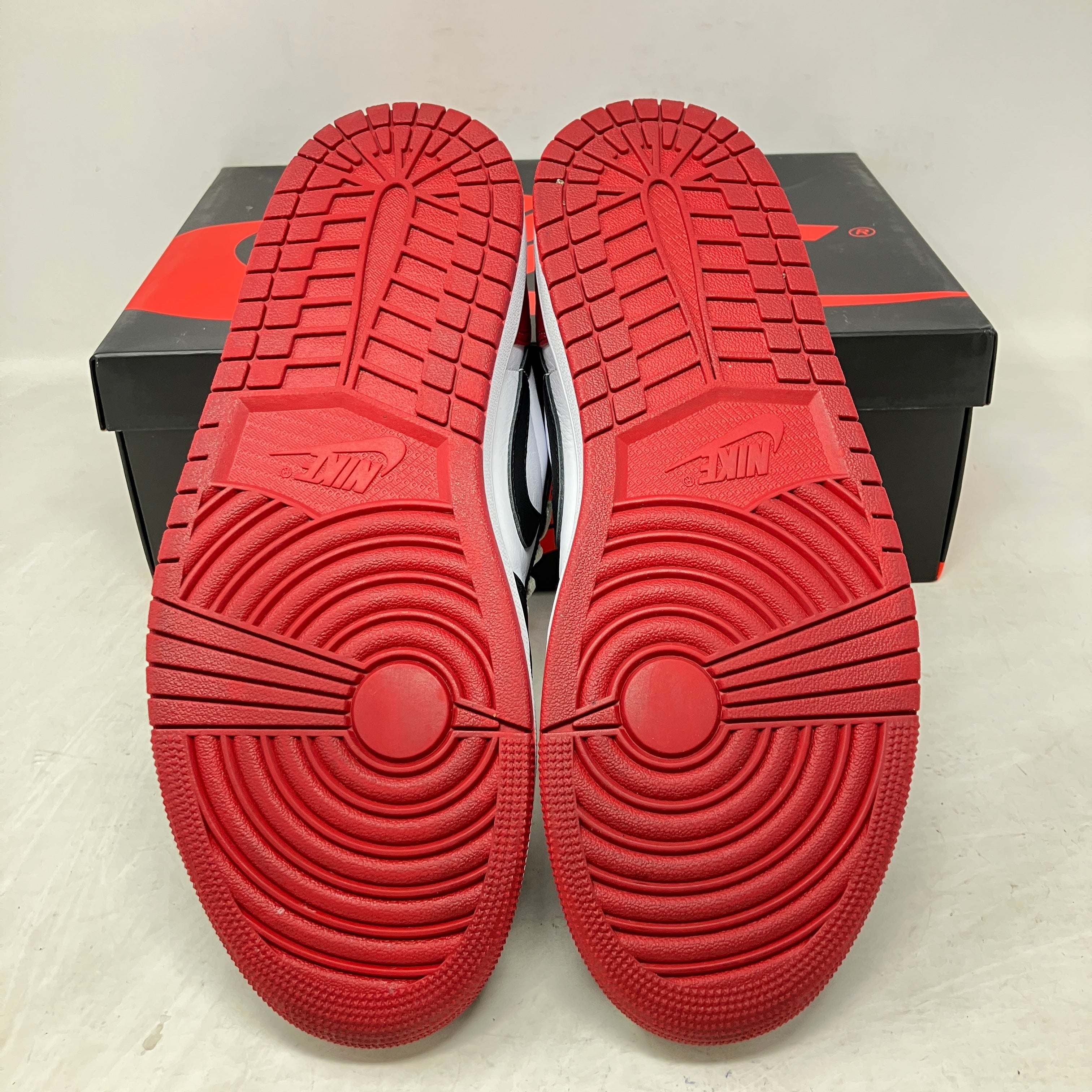 Jordan 1 Retro Low OG Black Toe (2023)